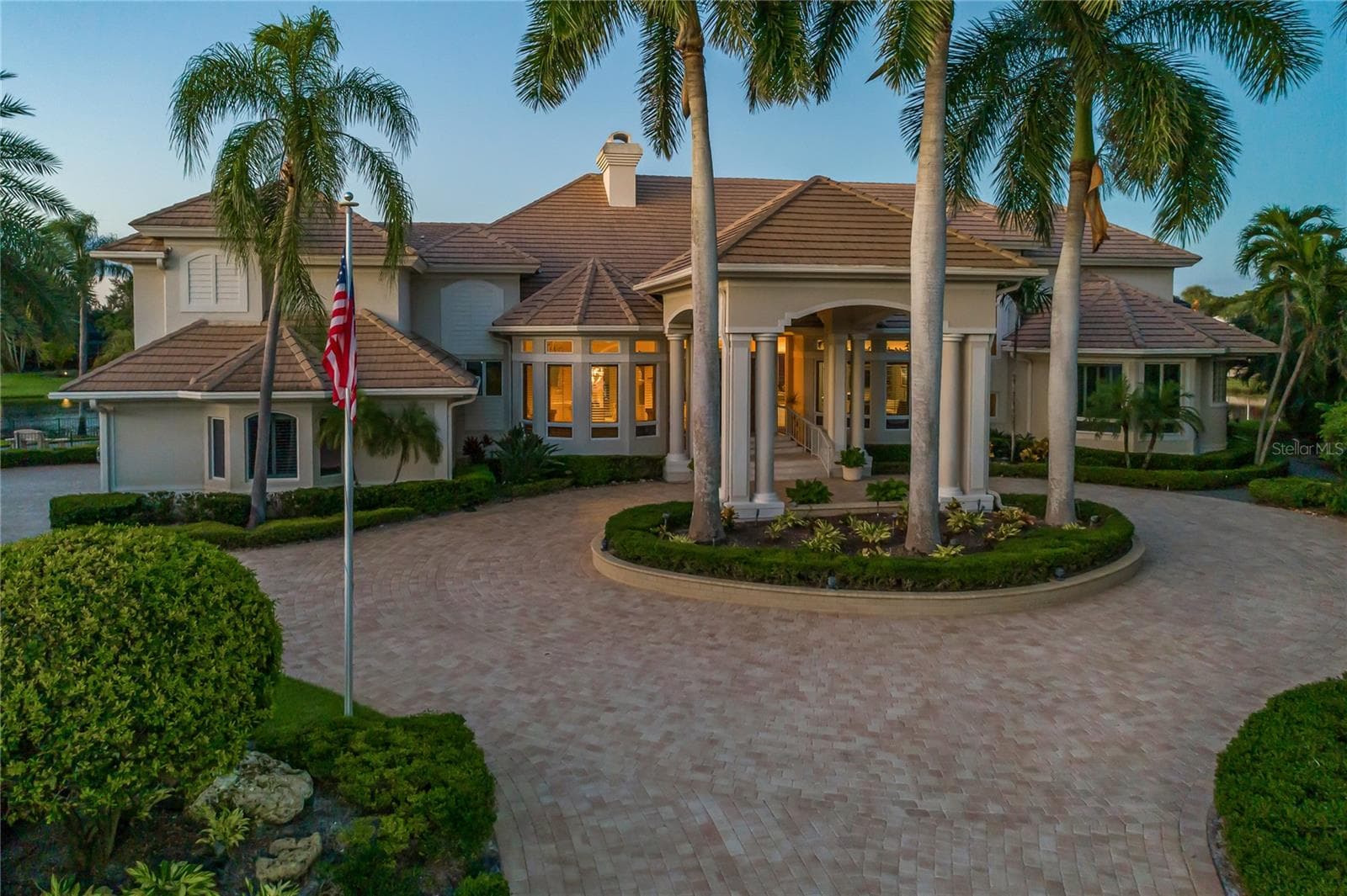 Single Family Residence at 27201 IBIS COVE CT, BONITA SPRINGS, photo 3 of 47