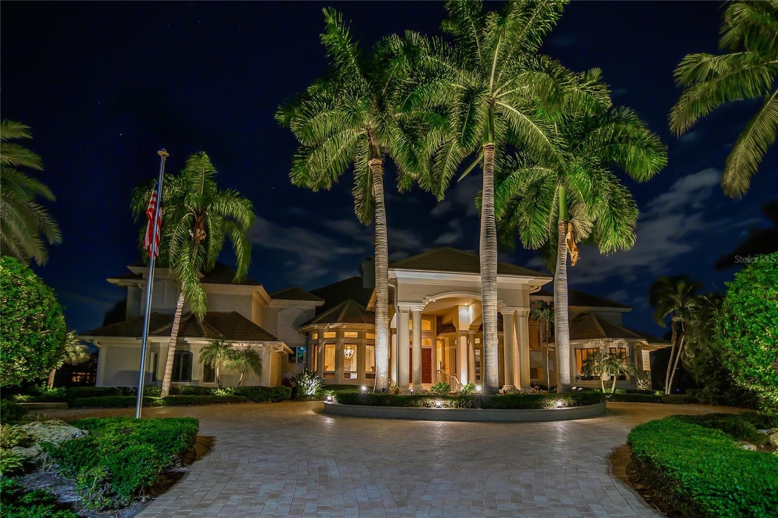 Single Family Residence at 27201 IBIS COVE CT, BONITA SPRINGS, photo 4 of 47