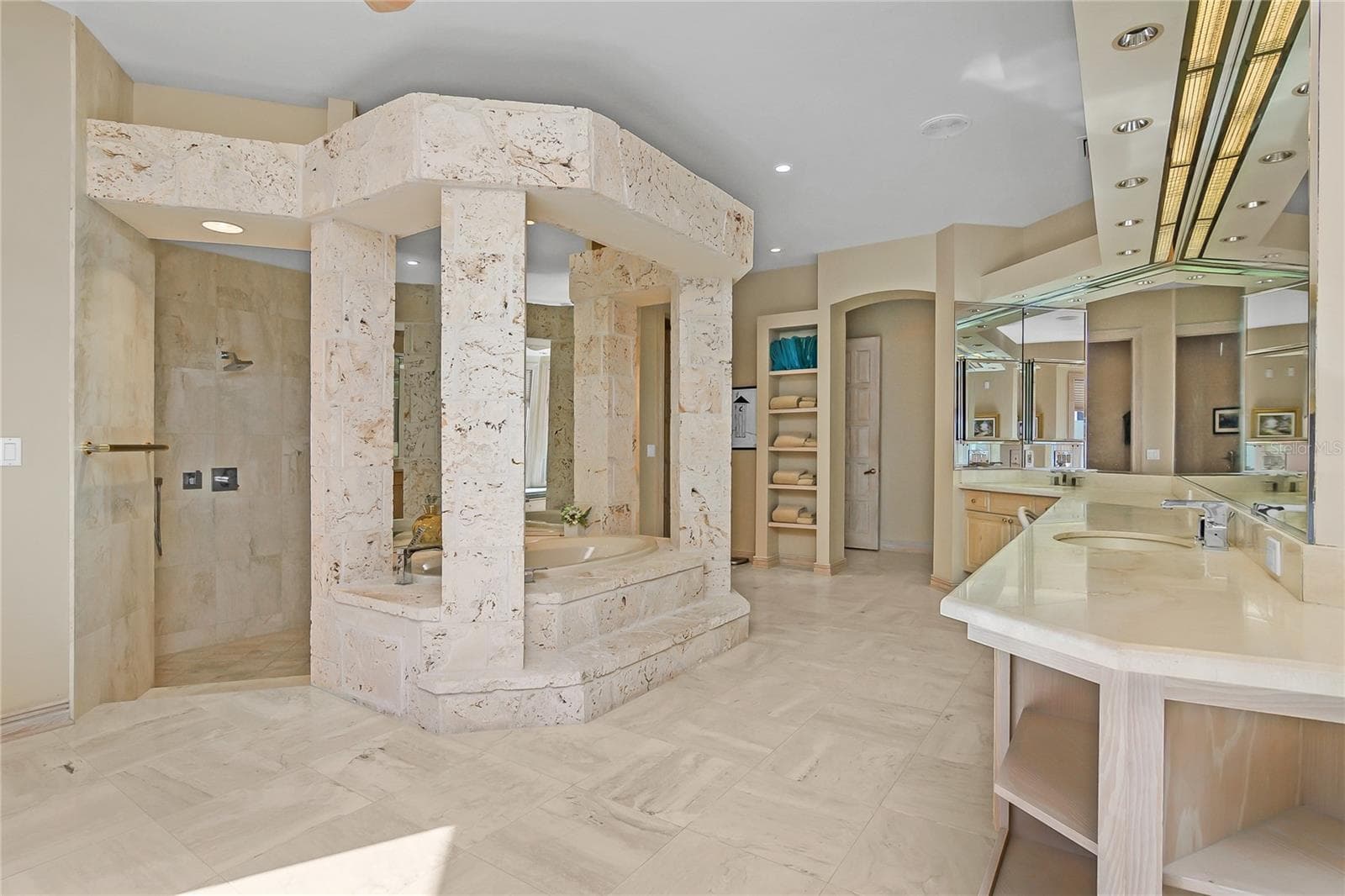 Single Family Residence at 27201 IBIS COVE CT, BONITA SPRINGS, photo 20 of 47