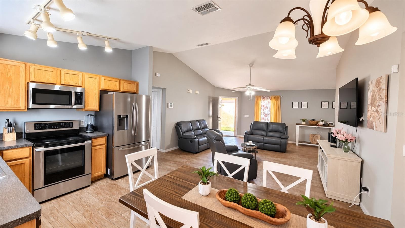 Single Family Residence at 314 SCRUB JAY WAY, DAVENPORT, photo 11 of 28