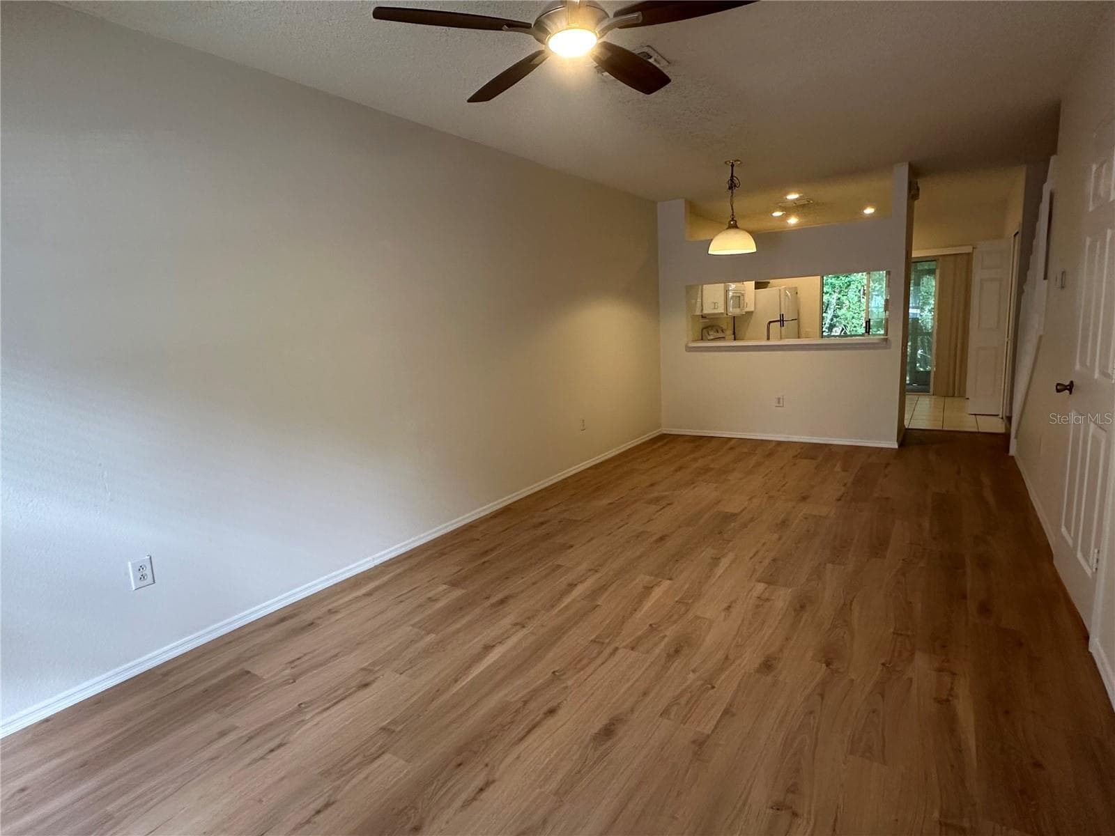 Townhouse at 8627 HUNTERS KEY CIR, TAMPA, photo 5 of 18