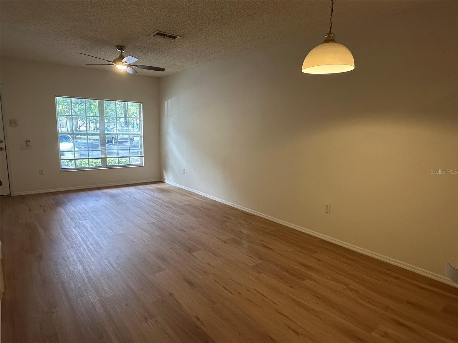 Townhouse at 8627 HUNTERS KEY CIR, TAMPA, photo 7 of 18