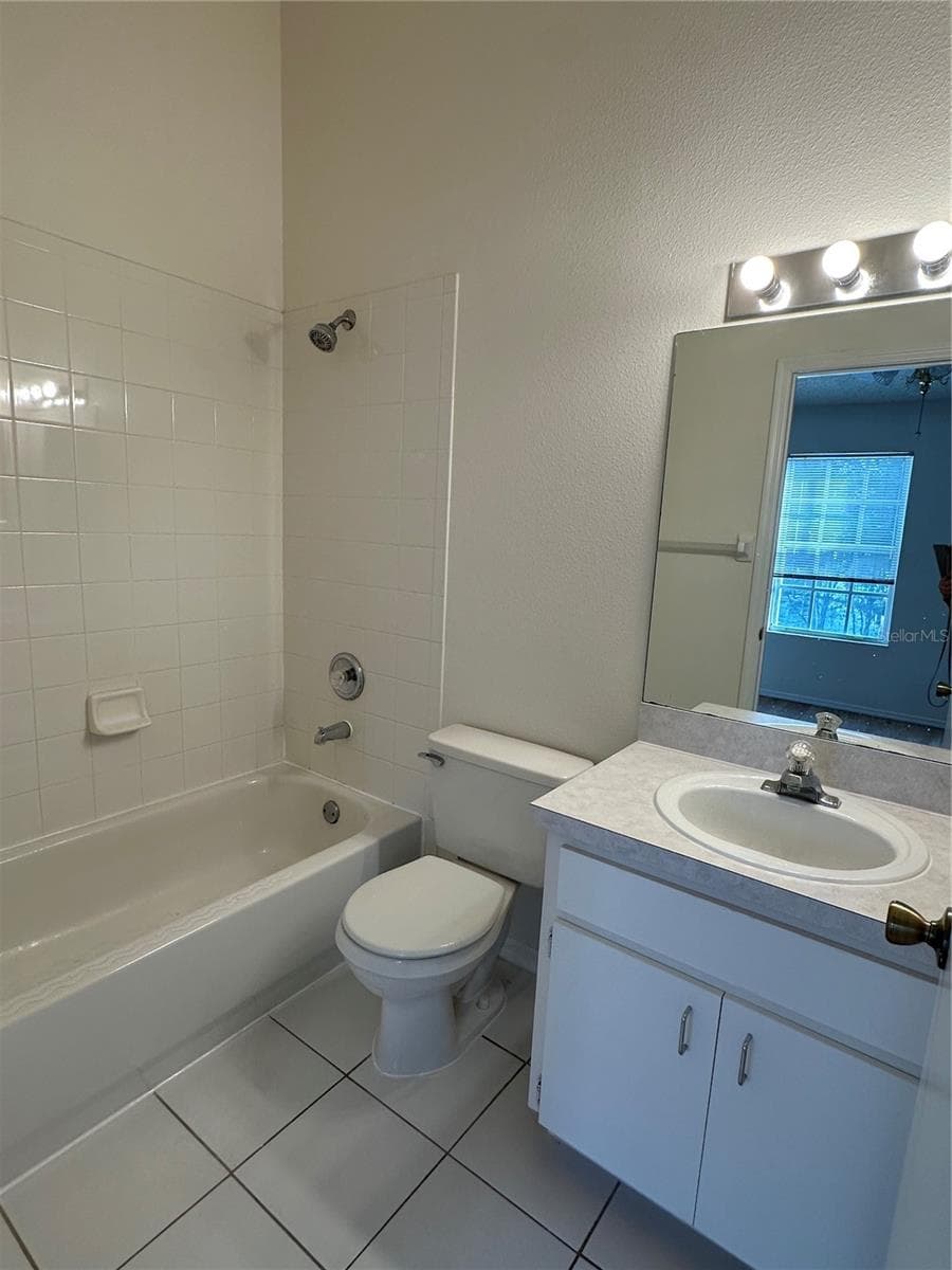 Townhouse at 8627 HUNTERS KEY CIR, TAMPA, photo 12 of 18
