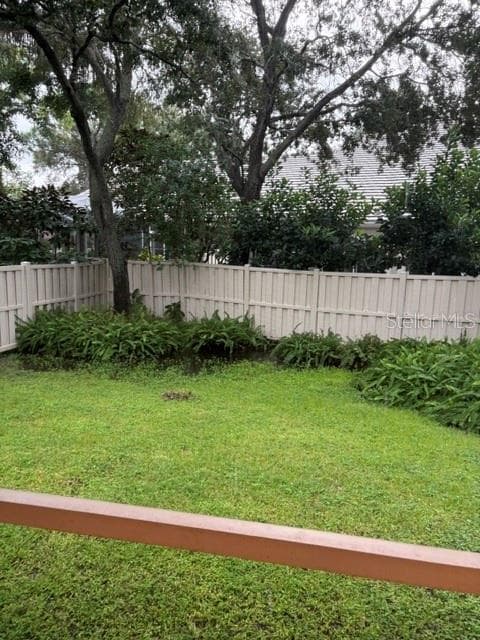 Fenced back-yard - 402 DATE PALM CT NE, ST PETERSBURG
