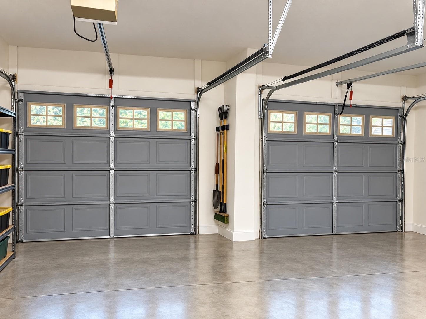2 car garagevirtual staged - 402 DATE PALM CT NE, ST PETERSBURG