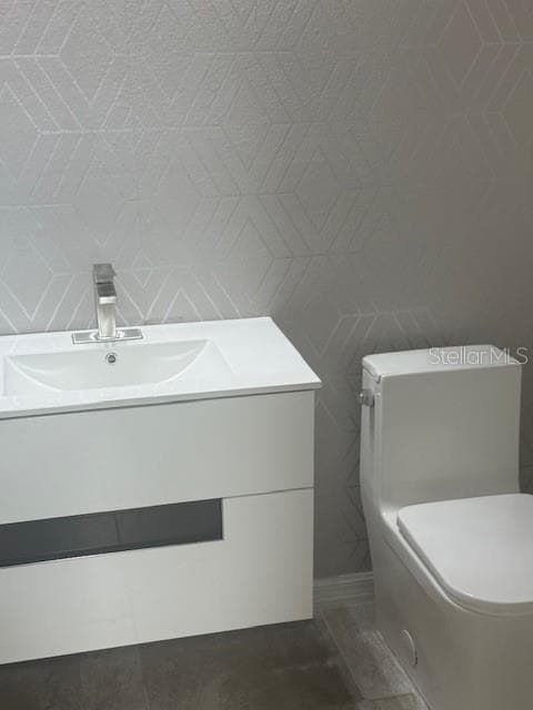 Half bath on main level. - 2513 ANNACELLA AVE, KISSIMMEE