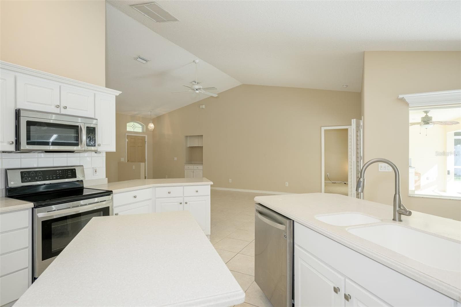 Single Family Residence at 66 EDITH POPE DR, PALM COAST, photo 19 of 47