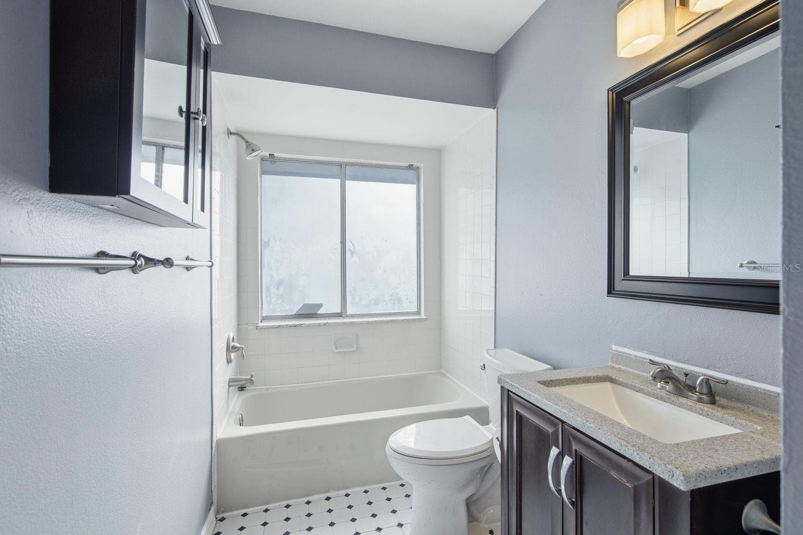Guest Bath - 305 CRYSTAL BEACH AVE, CRYSTAL BEACH