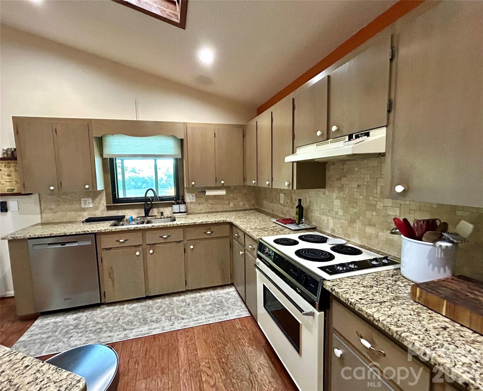 Single Family Residence at 1272 Island Creek Drive, Troy, photo 16 of 36