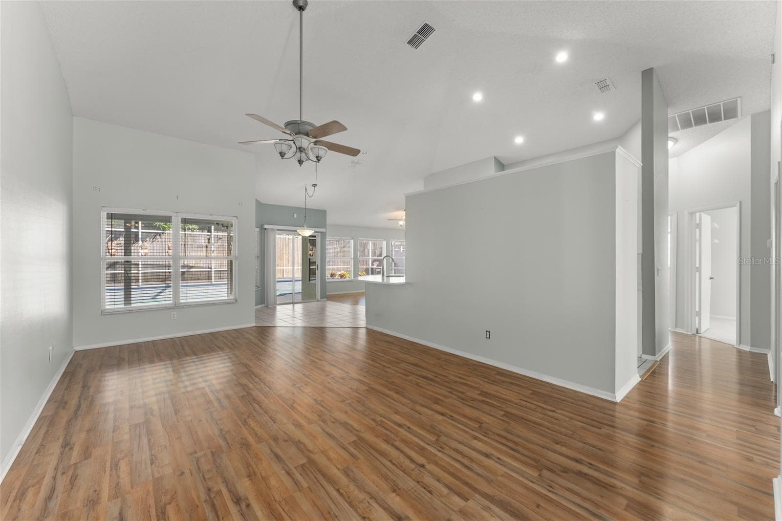 Single Family Residence at 2736 SPRINGFIELD DR, OCOEE, photo 3 of 48