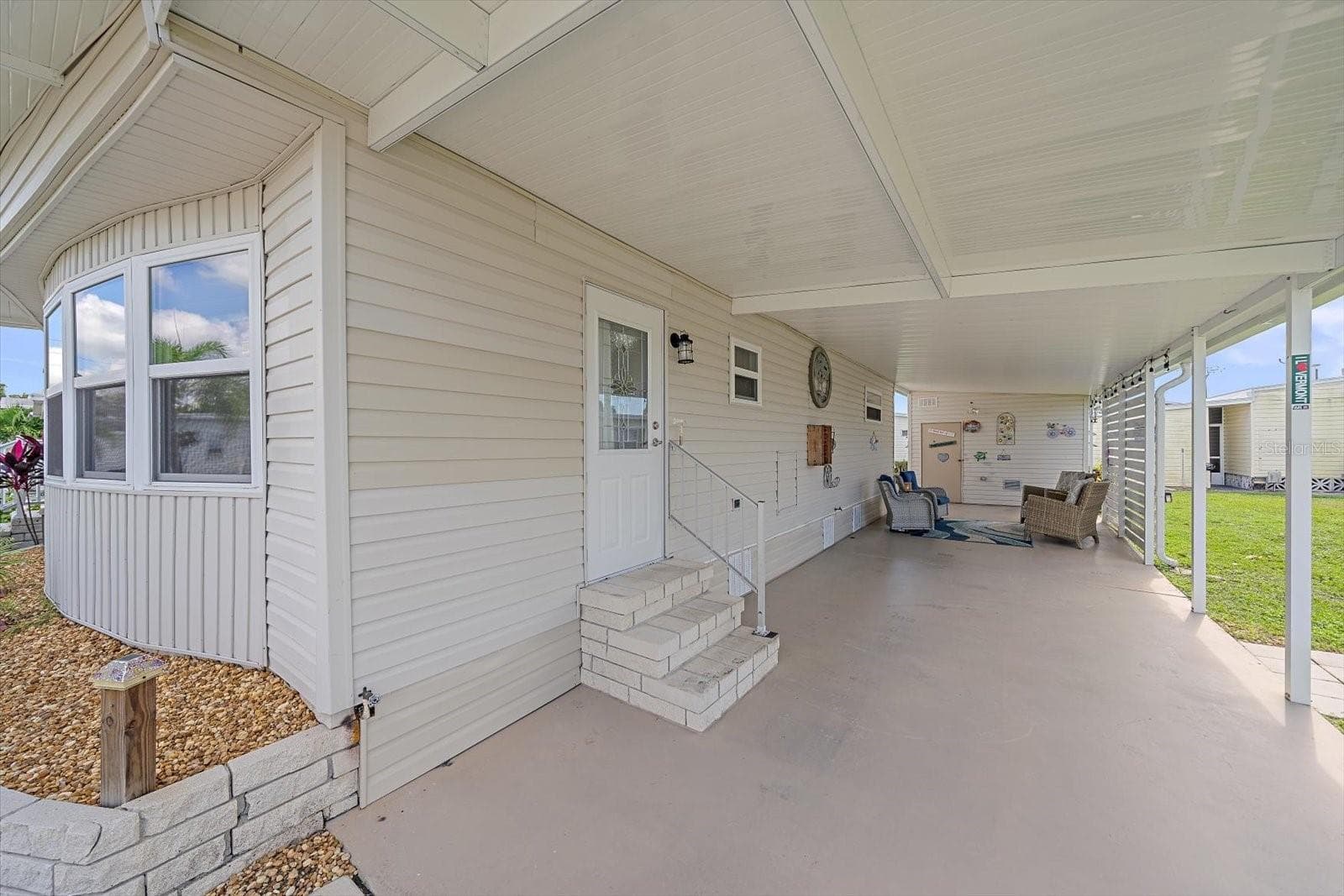 Mobile Home at 102 DEL RIO DR, PALMETTO, photo 3 of 24