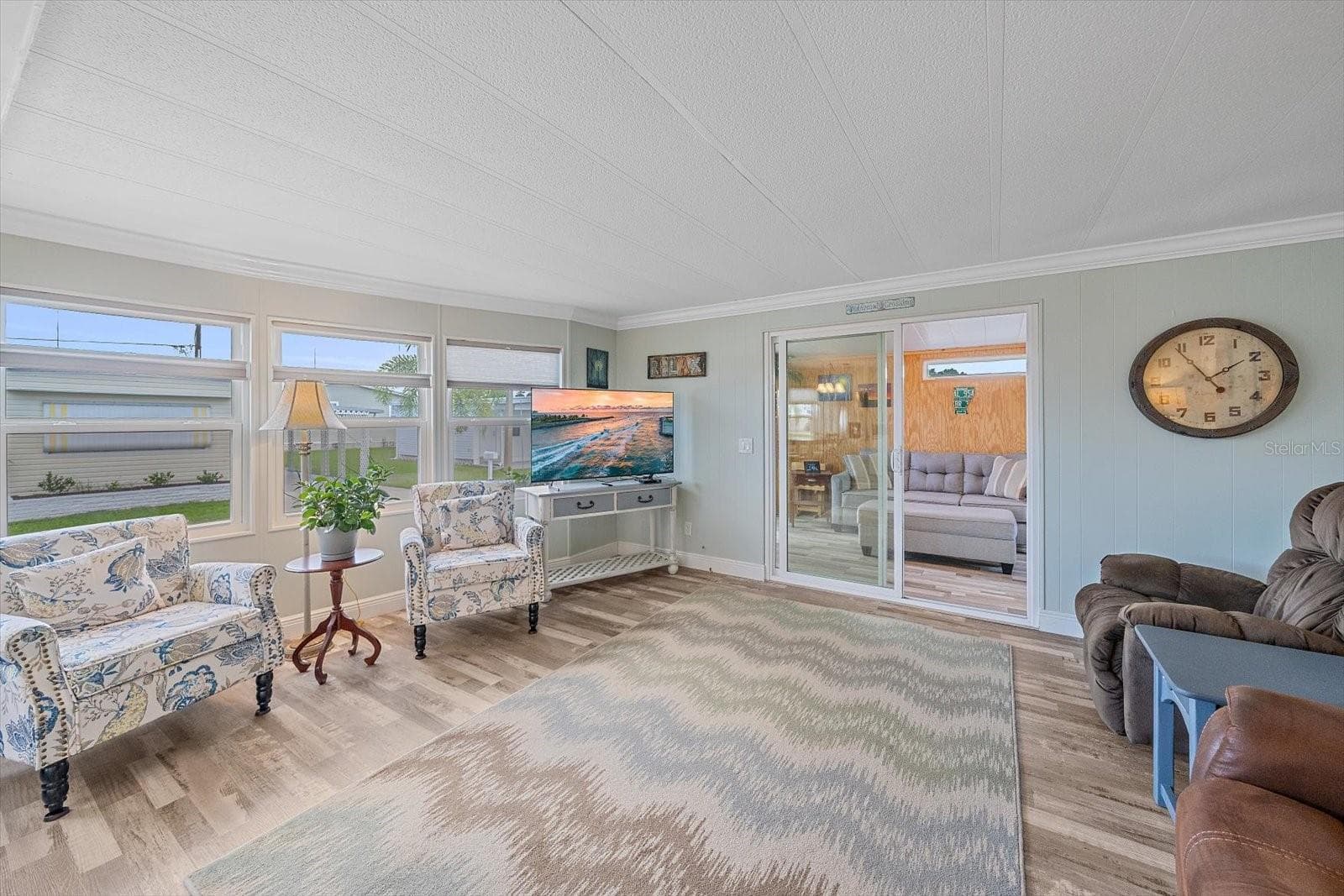 Mobile Home at 102 DEL RIO DR, PALMETTO, photo 12 of 24