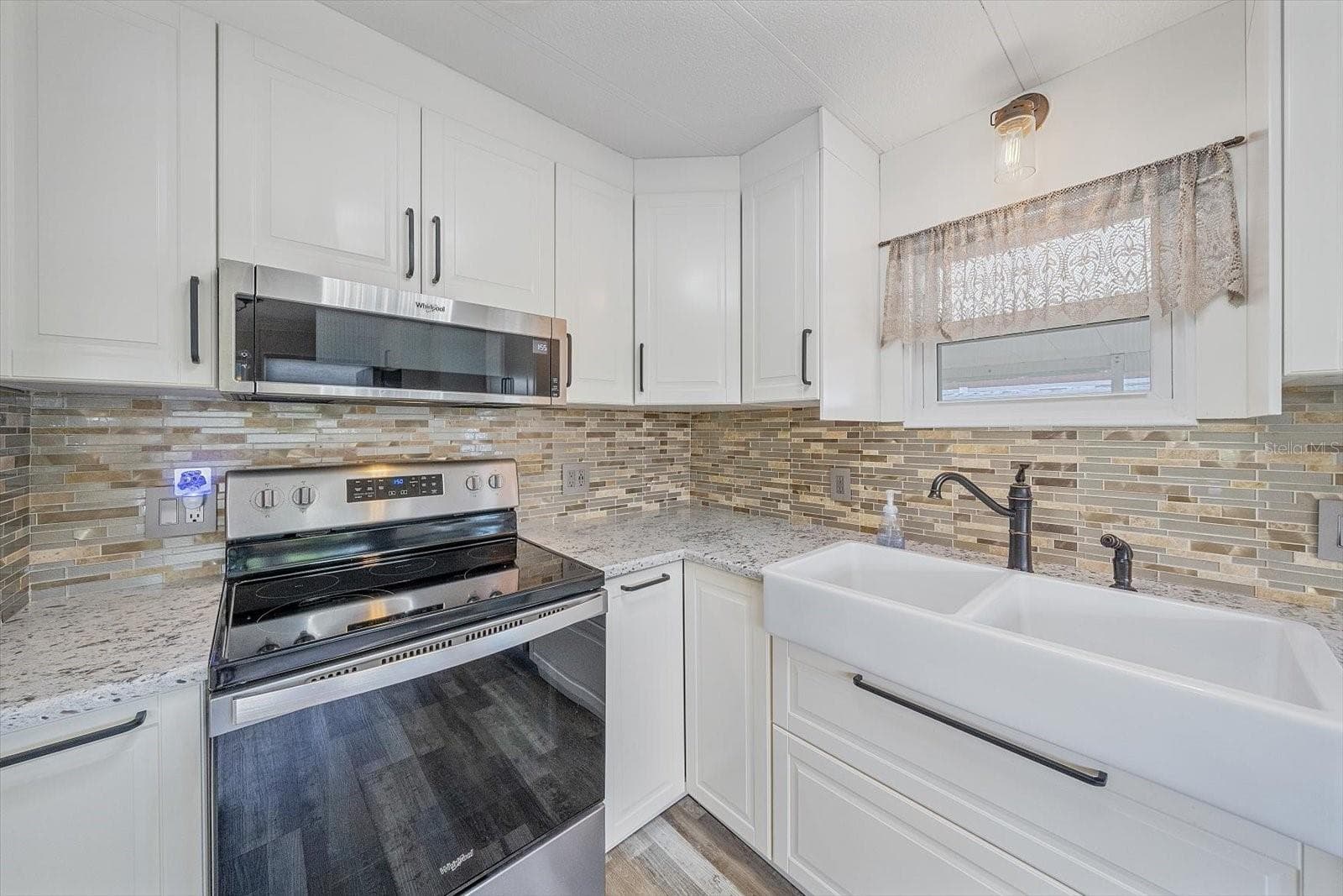 Mobile Home at 102 DEL RIO DR, PALMETTO, photo 16 of 24