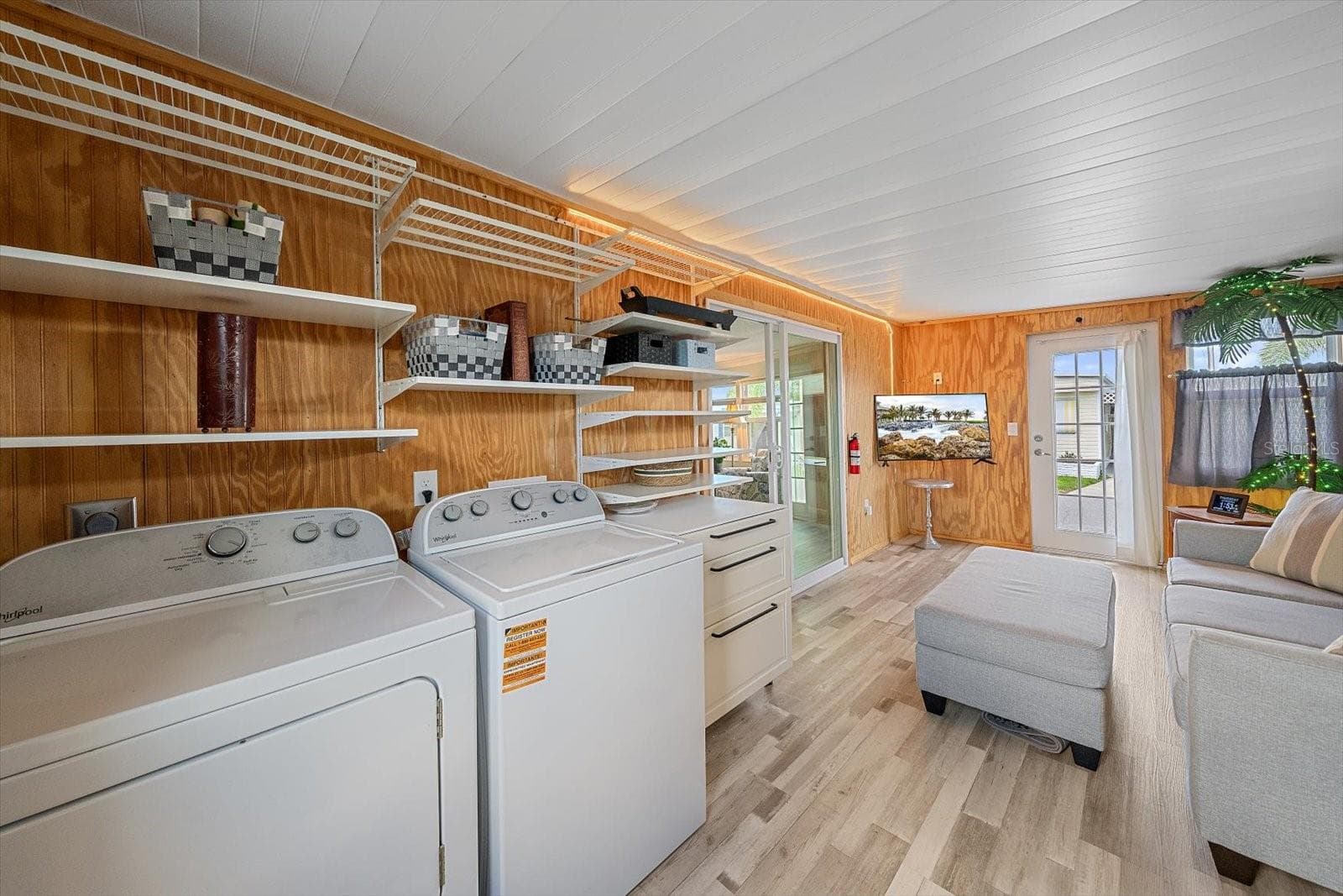 Bonus room & laundry - 102 DEL RIO DR, PALMETTO