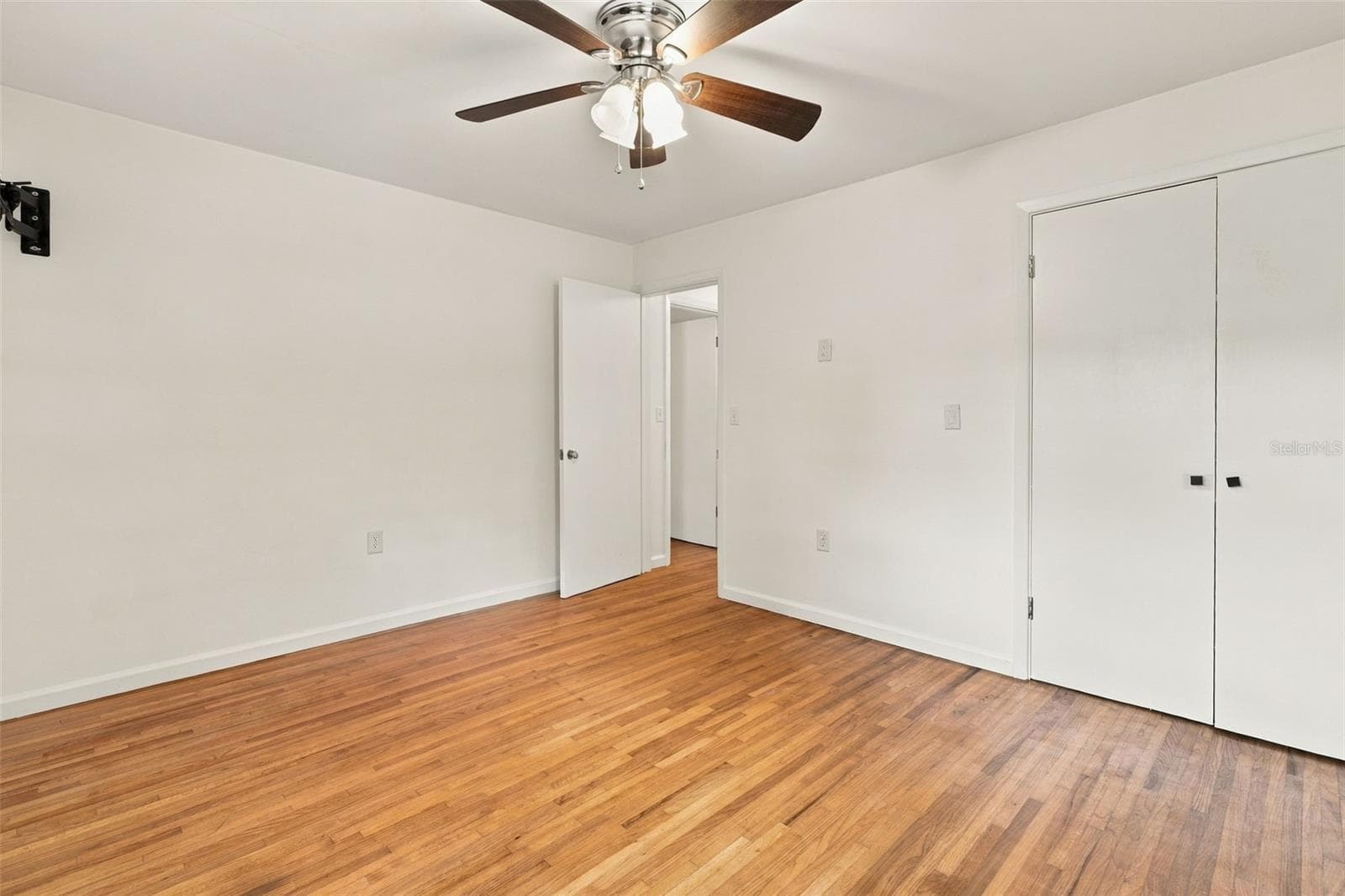 Single Family Residence at 820 S MONTGOMERY AVE, DELAND, photo 11 of 17