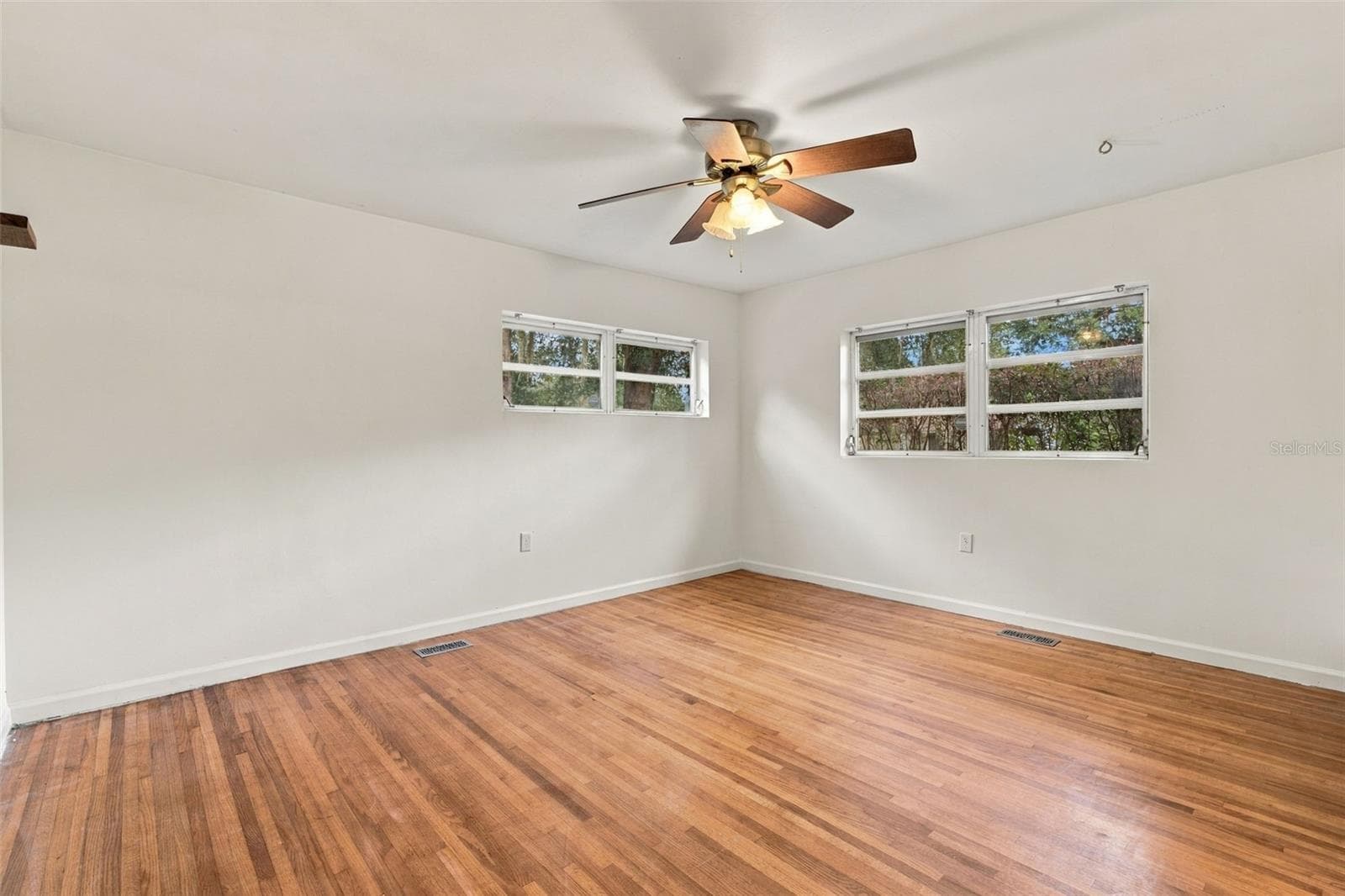 Single Family Residence at 820 S MONTGOMERY AVE, DELAND, photo 12 of 17