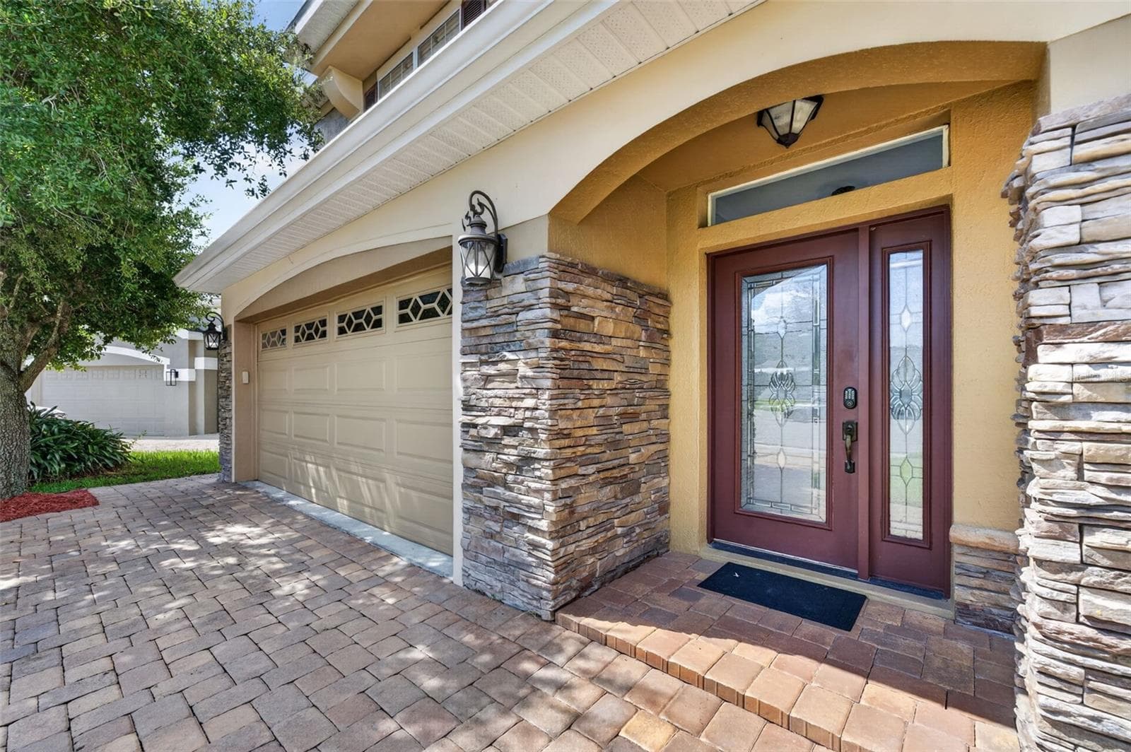 Single Family Residence at 1321 OSPREY COVE CT, ORLANDO, photo 3 of 32