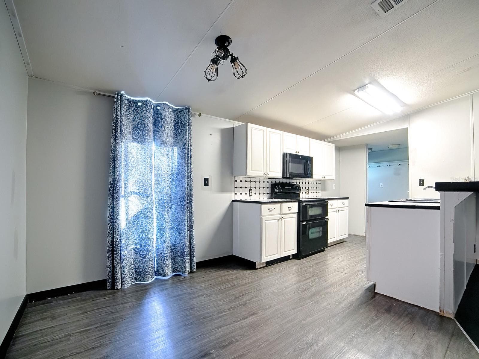 Single Family Residence at 8621 SE 126TH PL, BELLEVIEW, photo 5 of 16