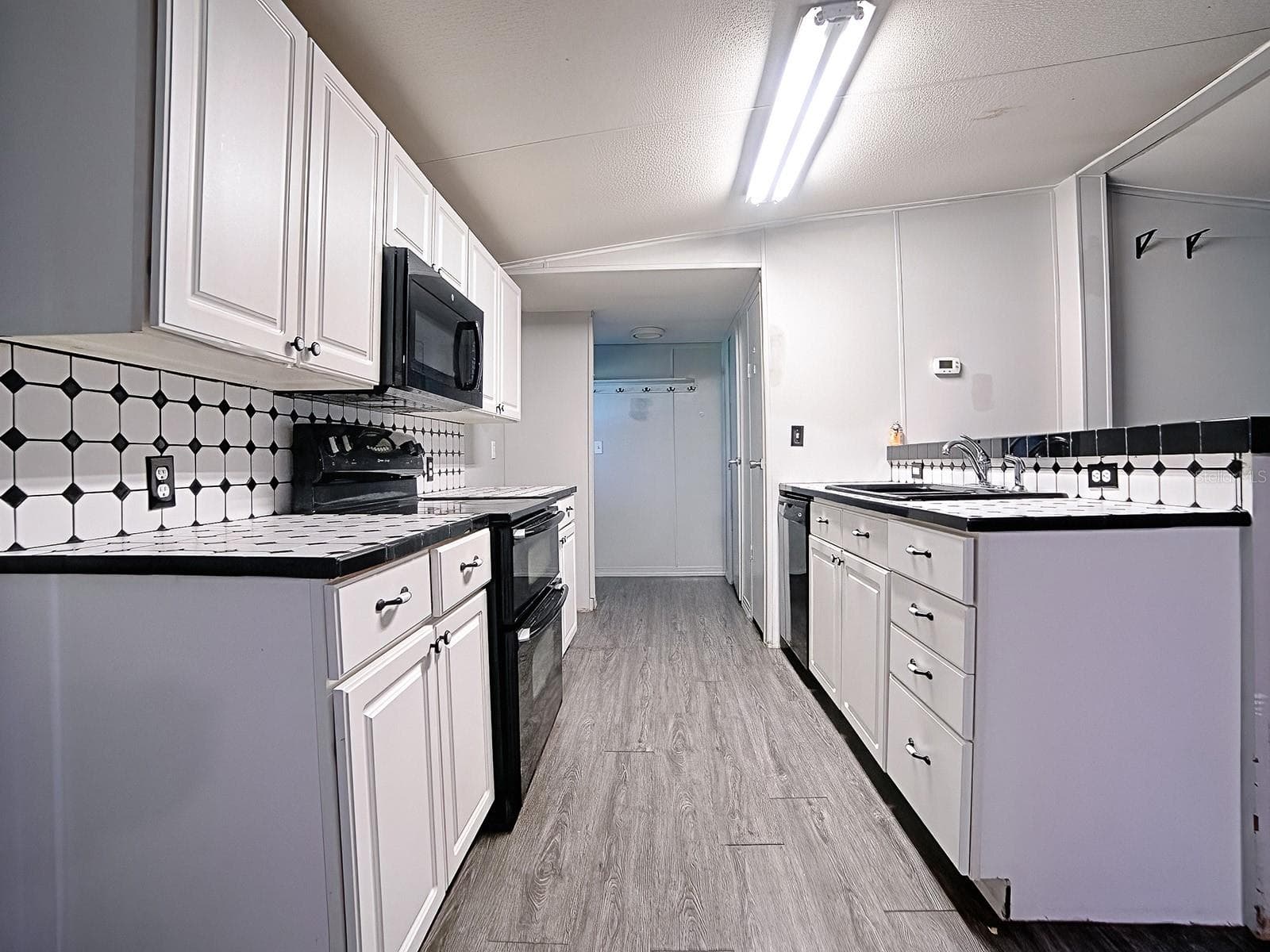 Single Family Residence at 8621 SE 126TH PL, BELLEVIEW, photo 6 of 16