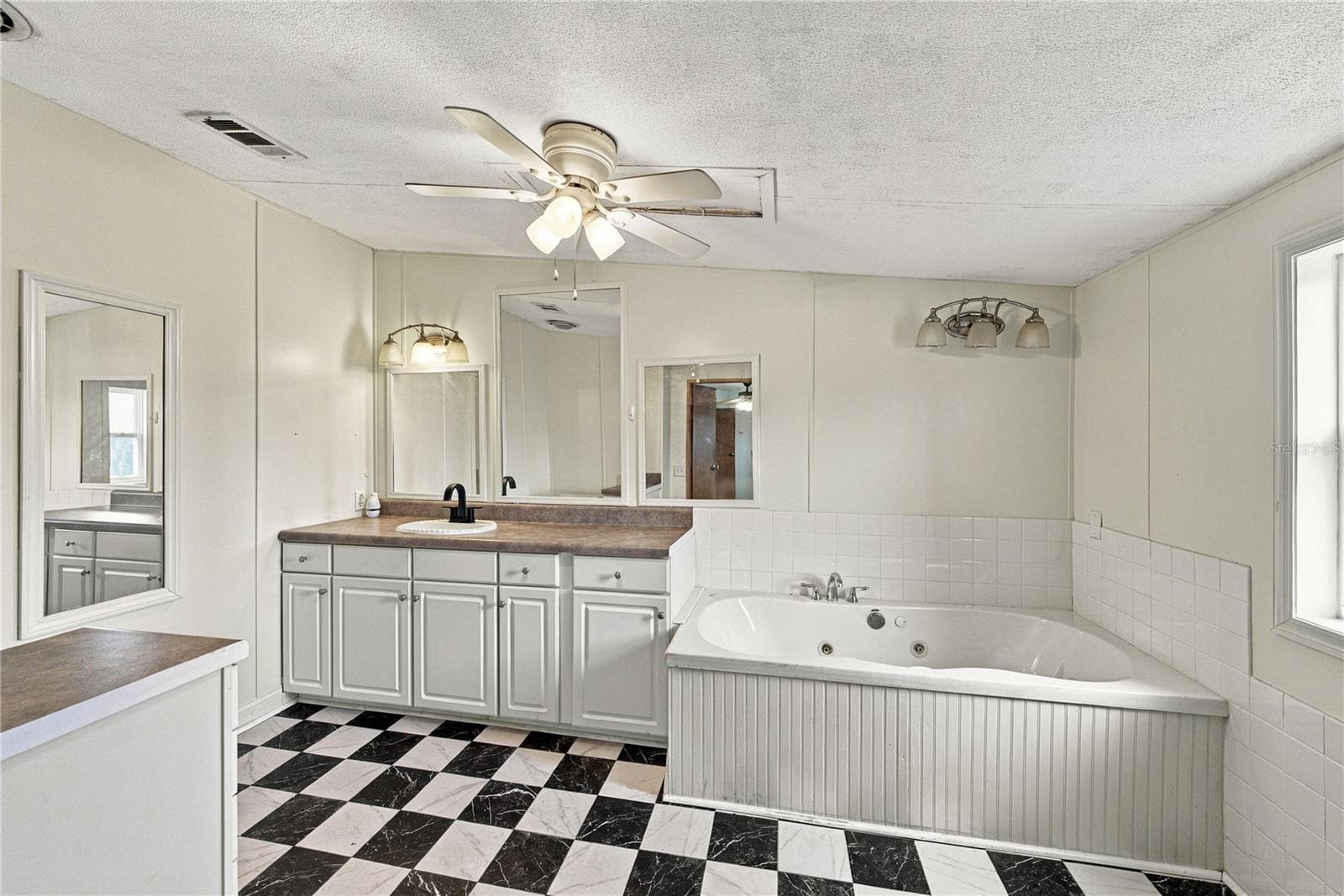 Manufactured Home at 713 SULTENFUSS RD, BABSON PARK, photo 12 of 38