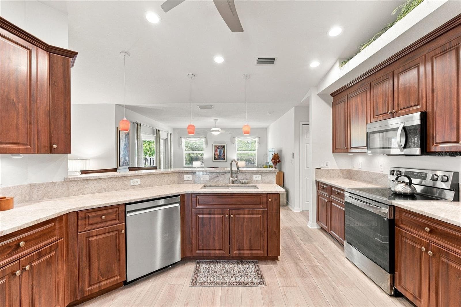Quartzite Countertops Crowned With Cherry Cabinetry - 3507 CULPEPPER TER, NORTH PORT