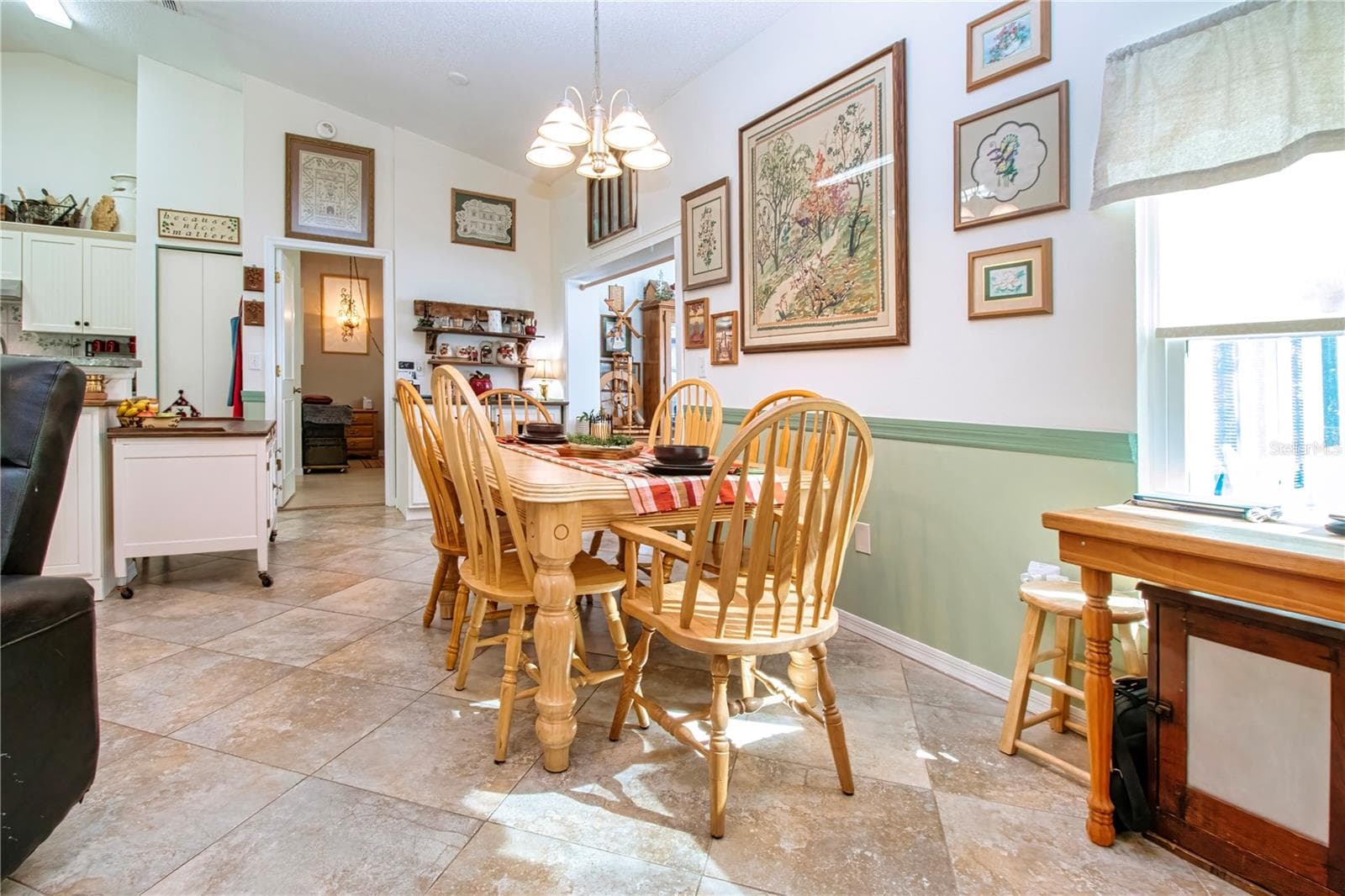 Single Family Residence at 2001 GARDENIA LANDINGS LN, SUN CITY CENTER, photo 13 of 71