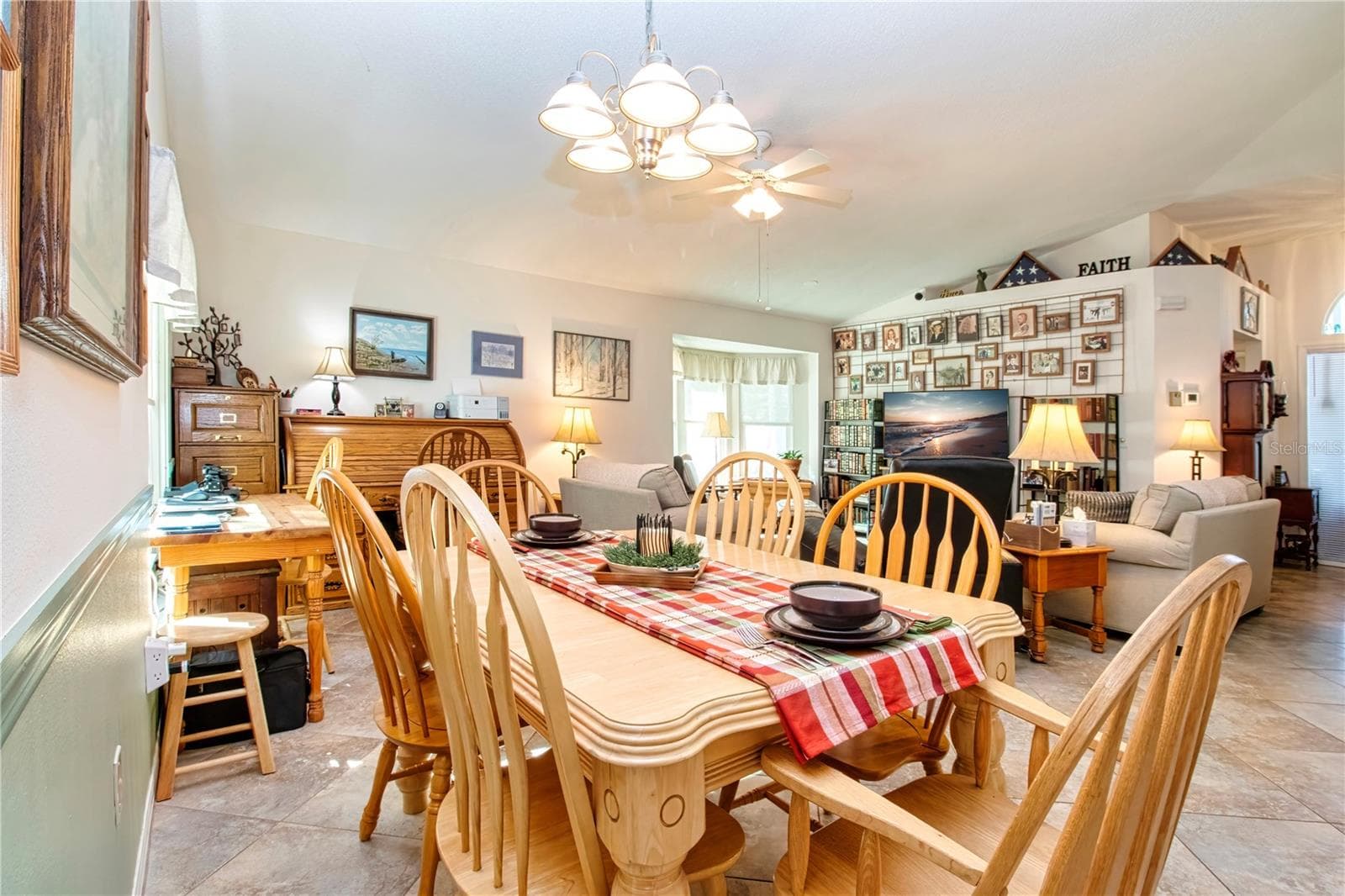 Single Family Residence at 2001 GARDENIA LANDINGS LN, SUN CITY CENTER, photo 15 of 71