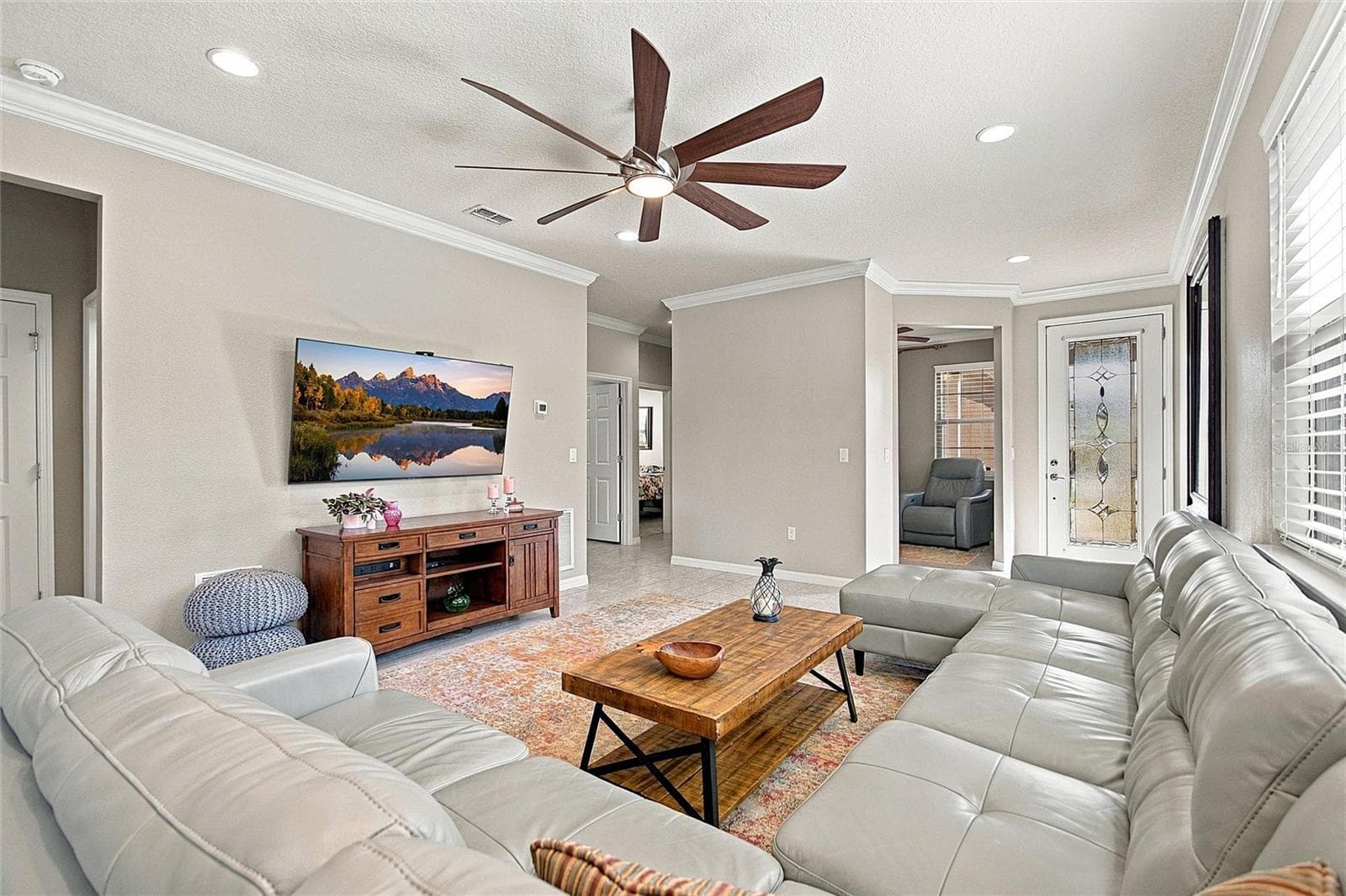 Single Family Residence at 283 TOMELLOSO WAY, DAVENPORT, photo 13 of 67