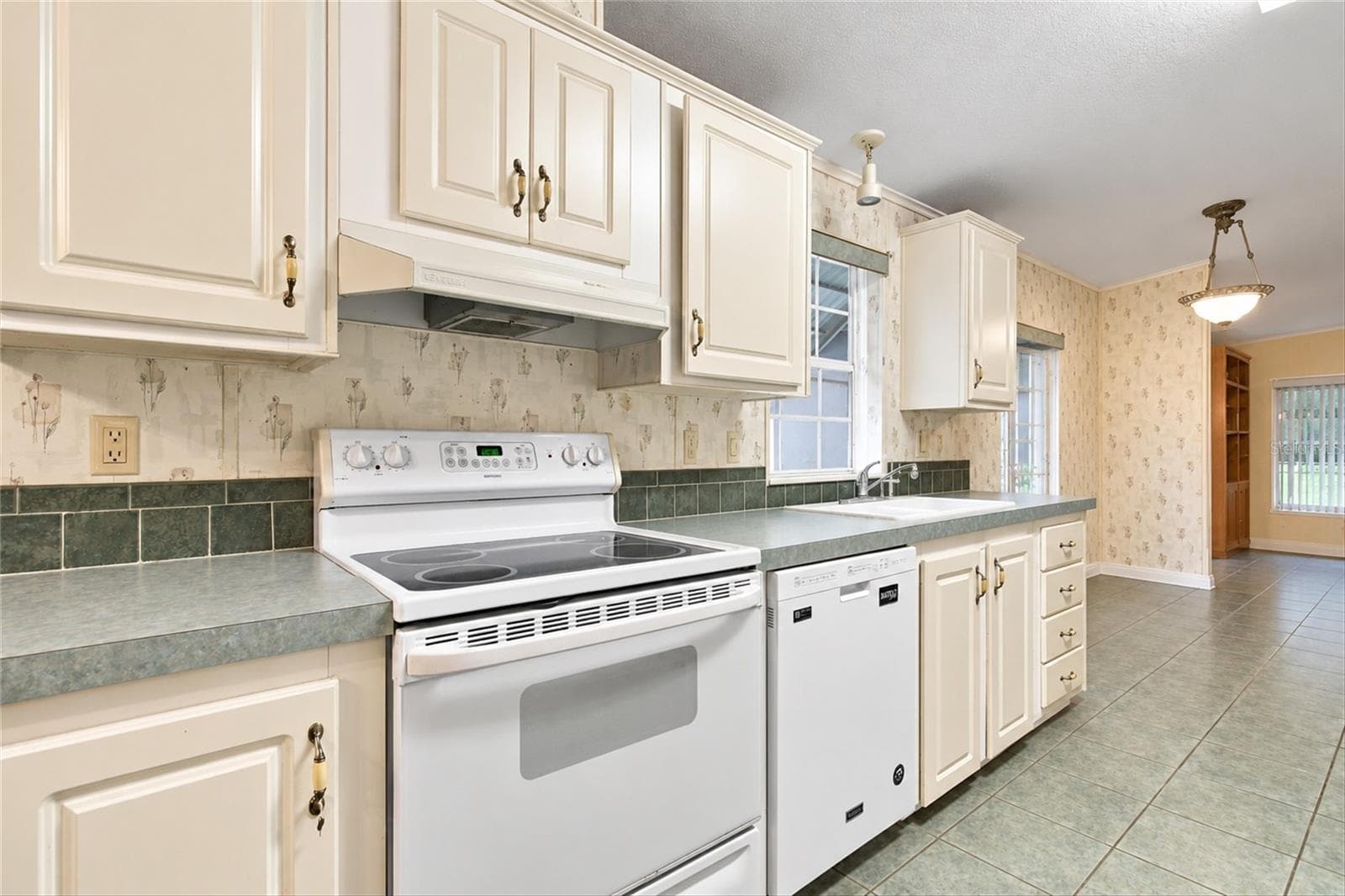 Manufactured Home at 4875 NW HICKORY ST, ARCADIA, photo 13 of 61