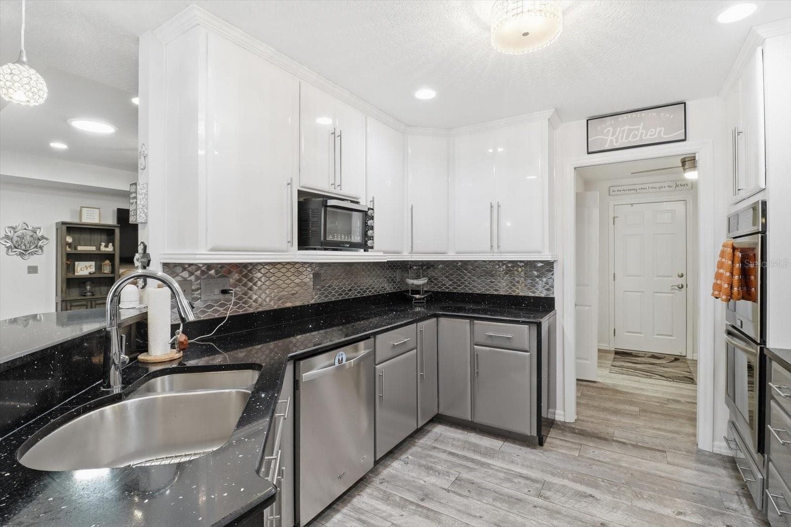 Single Family Residence at 3727 N BOXELDER WAY, BEVERLY HILLS, photo 14 of 45