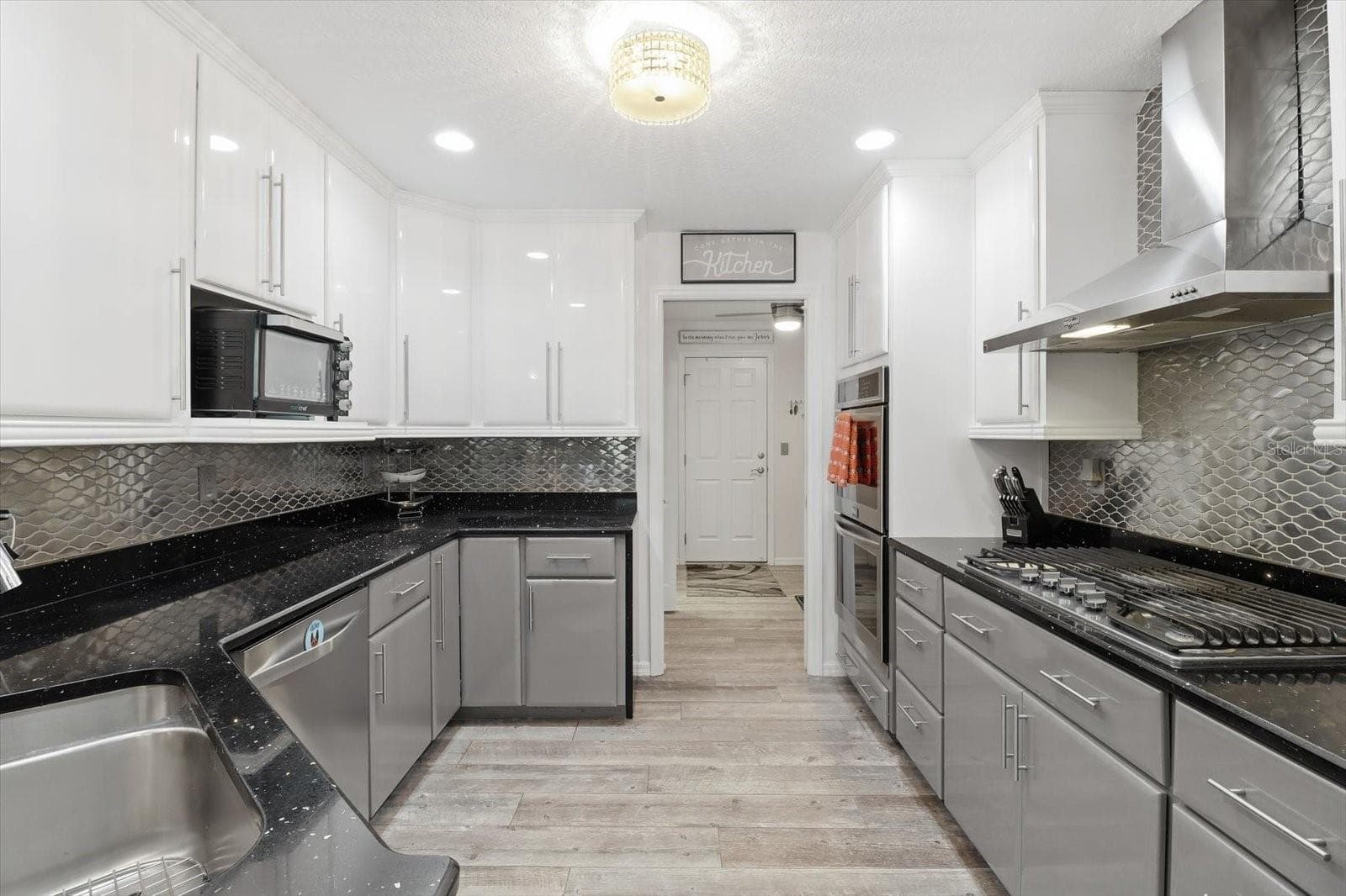 Single Family Residence at 3727 N BOXELDER WAY, BEVERLY HILLS, photo 16 of 45
