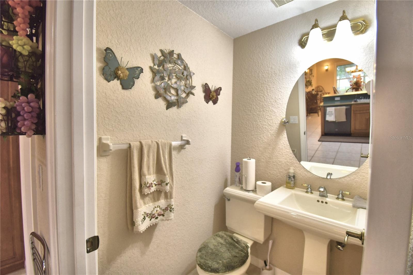 Half Bathroom - 2391 S LAKE REEDY BLVD, FROSTPROOF