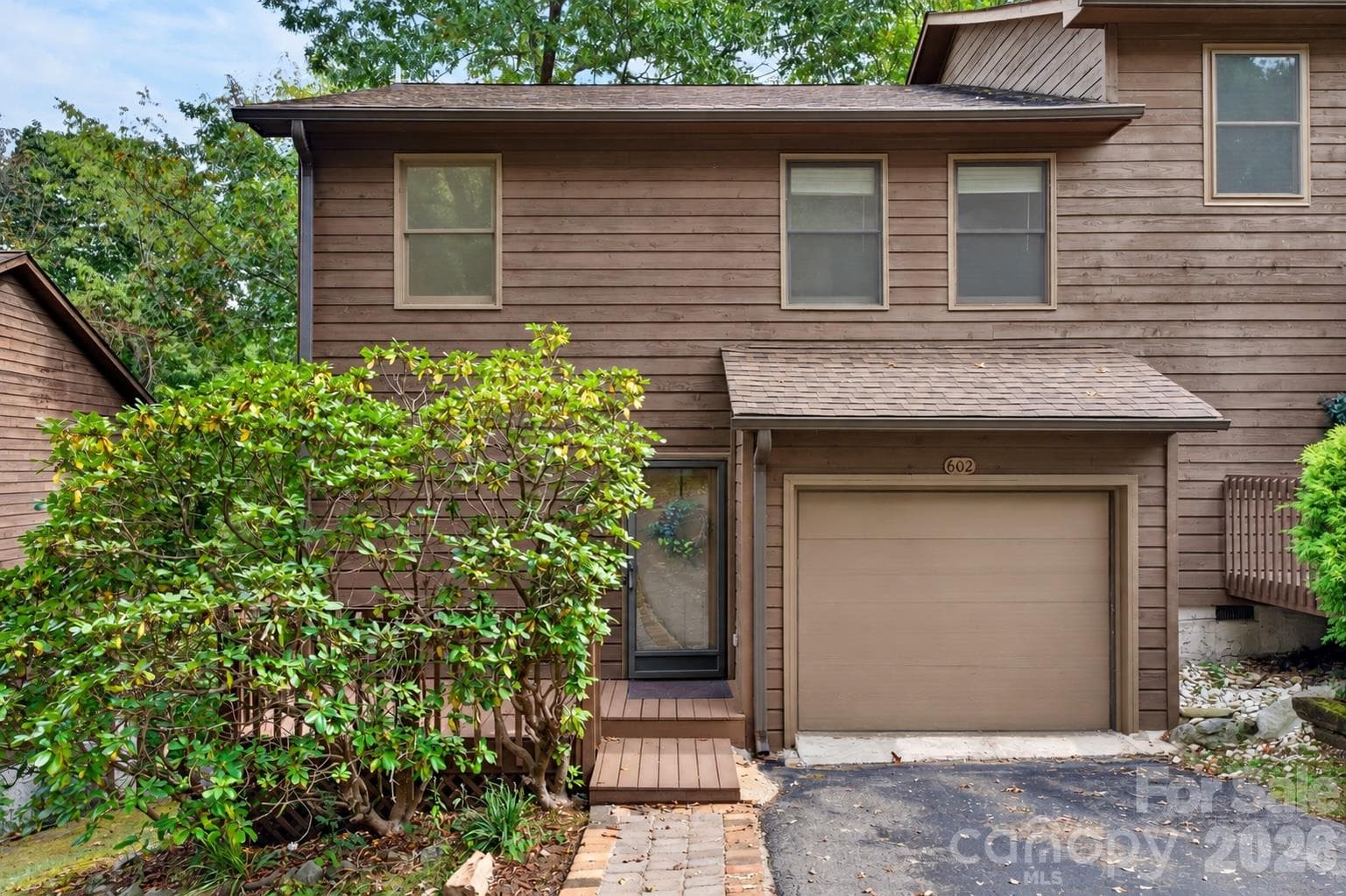 602 Parkway Vista Drive