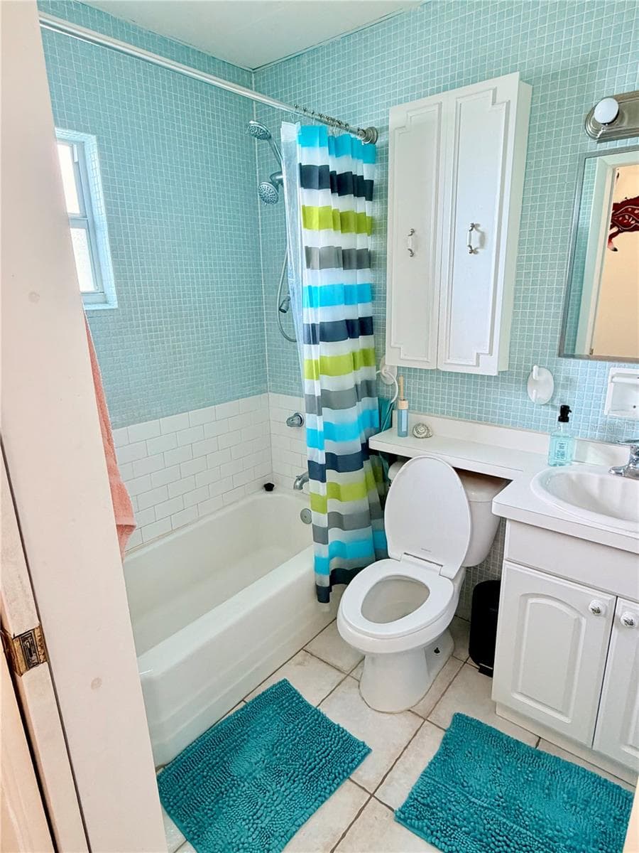 Condo - Hotel at 18399 GULF BLVD #398, INDIAN SHORES, photo 3 of 22