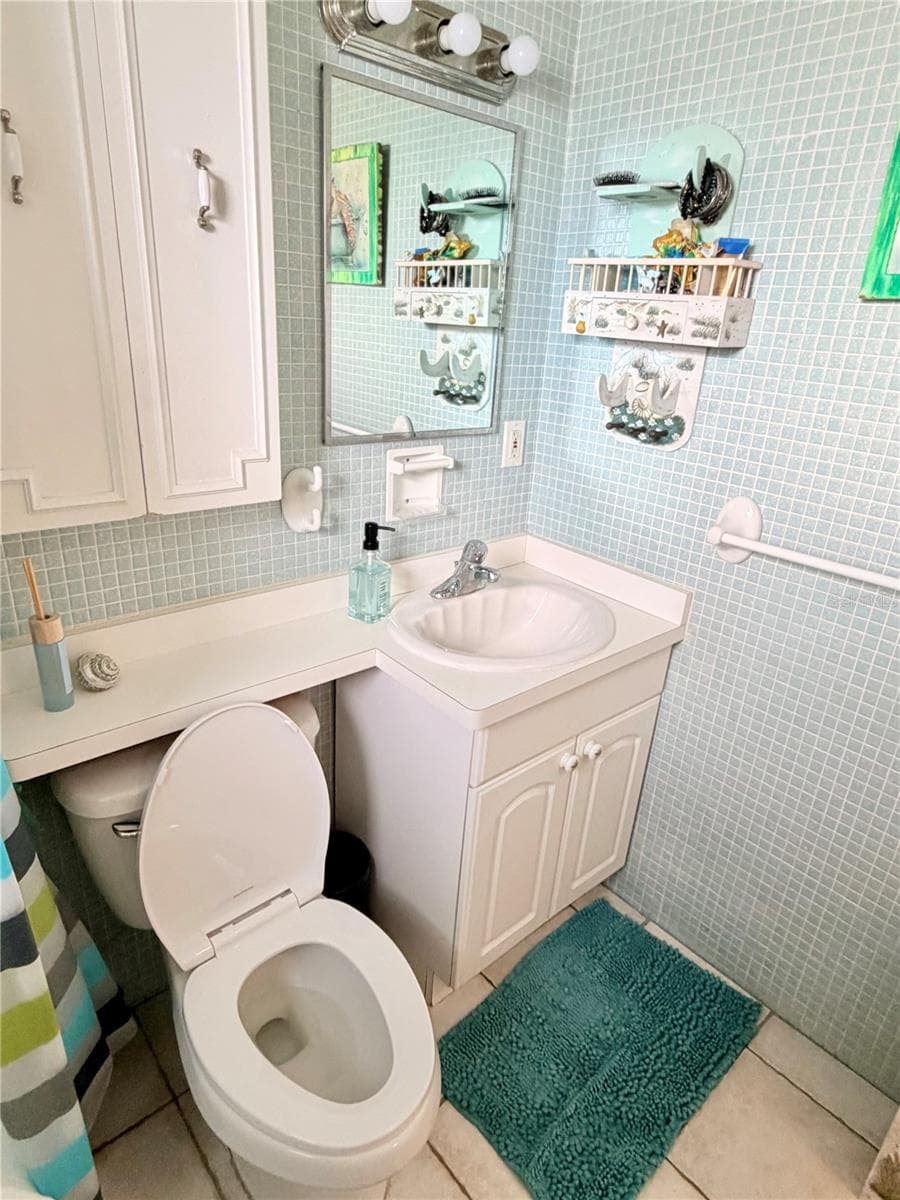 Condo - Hotel at 18399 GULF BLVD #398, INDIAN SHORES, photo 8 of 22