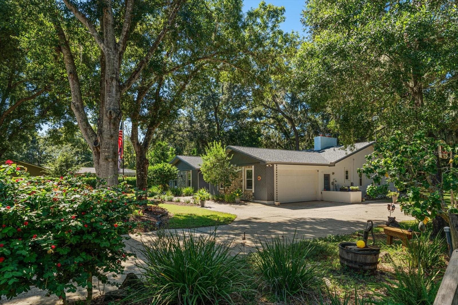Single Family Residence at 1652 HOBBIT RD, DUNEDIN, photo 6 of 47