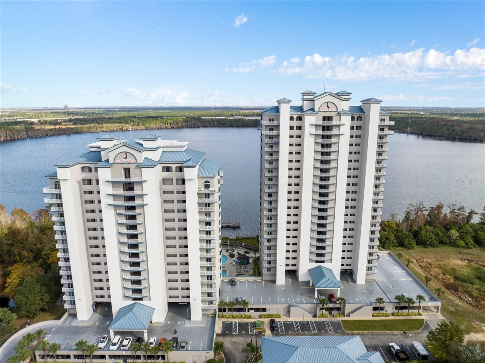 Condo - Hotel at 13427 BLUE HERON BEACH DR #1502, ORLANDO, photo 2 of 35