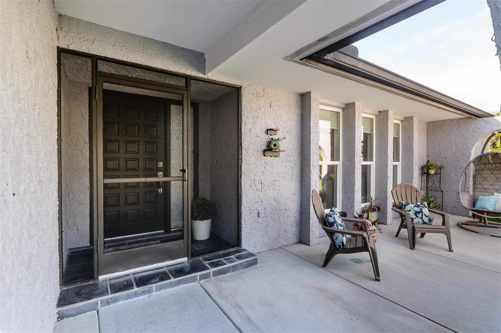 Single Family Residence at 2977 AMBLEGLEN CT, CLEARWATER, photo 5 of 56