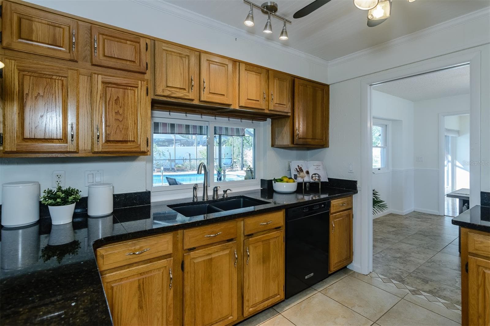 Single Family Residence at 2977 AMBLEGLEN CT, CLEARWATER, photo 18 of 56