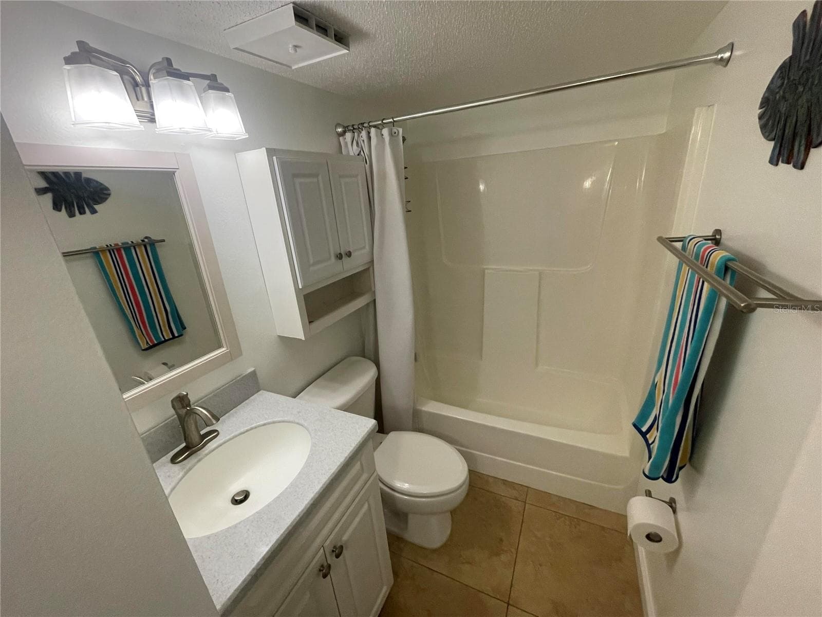 Condominium at 104 CAPRI ISLES BLVD #304, VENICE, photo 9 of 16