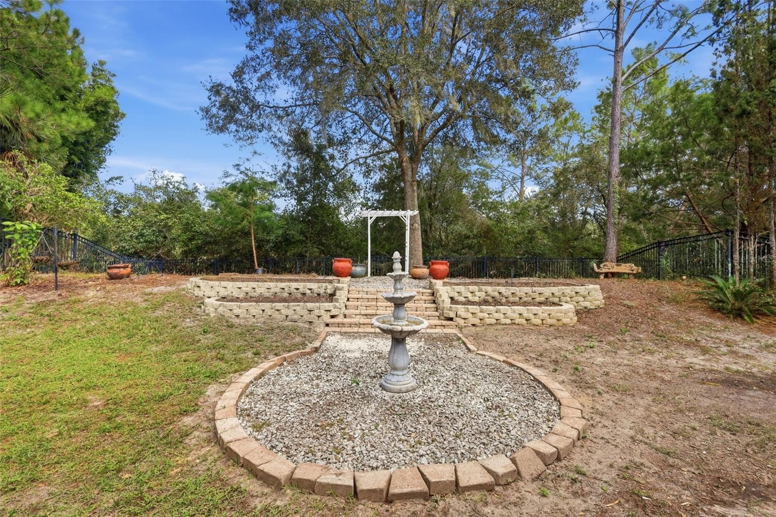 Single Family Residence at 405 RAVENSHILL WAY, DELAND, photo 41 of 44