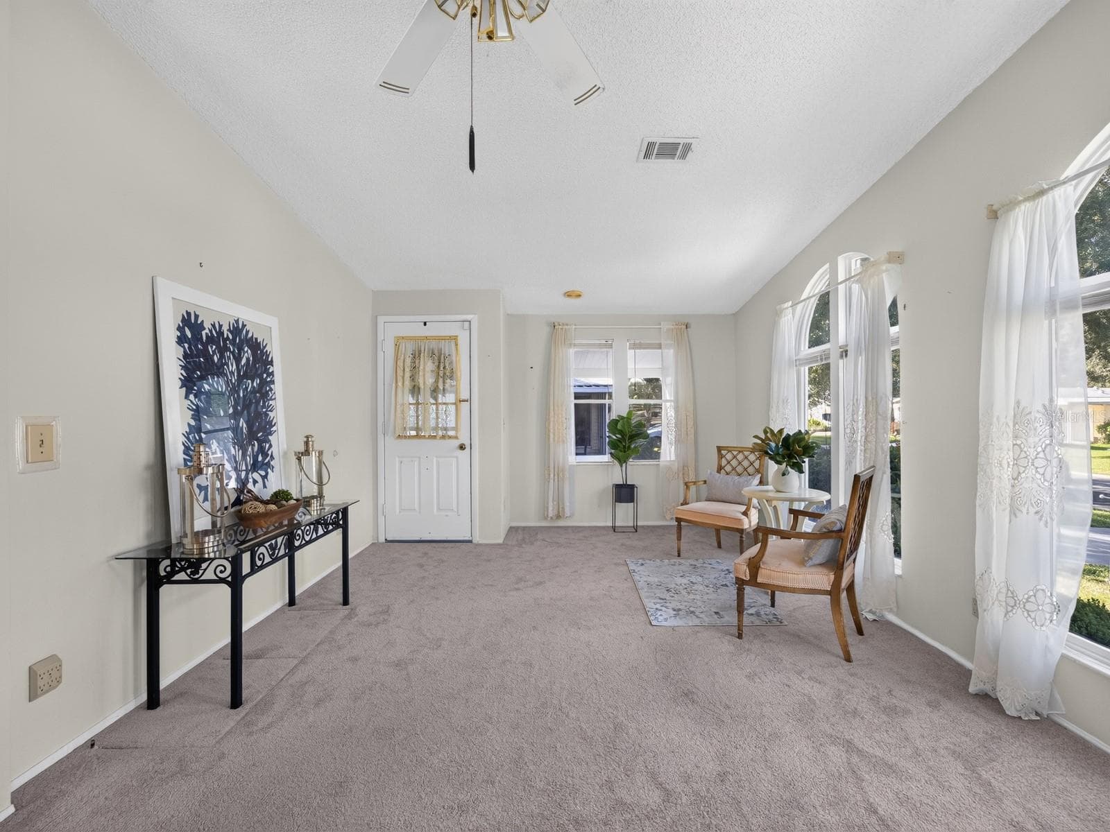 Single Family Residence at 660 RAINBOW BLVD, THE VILLAGES, photo 4 of 26