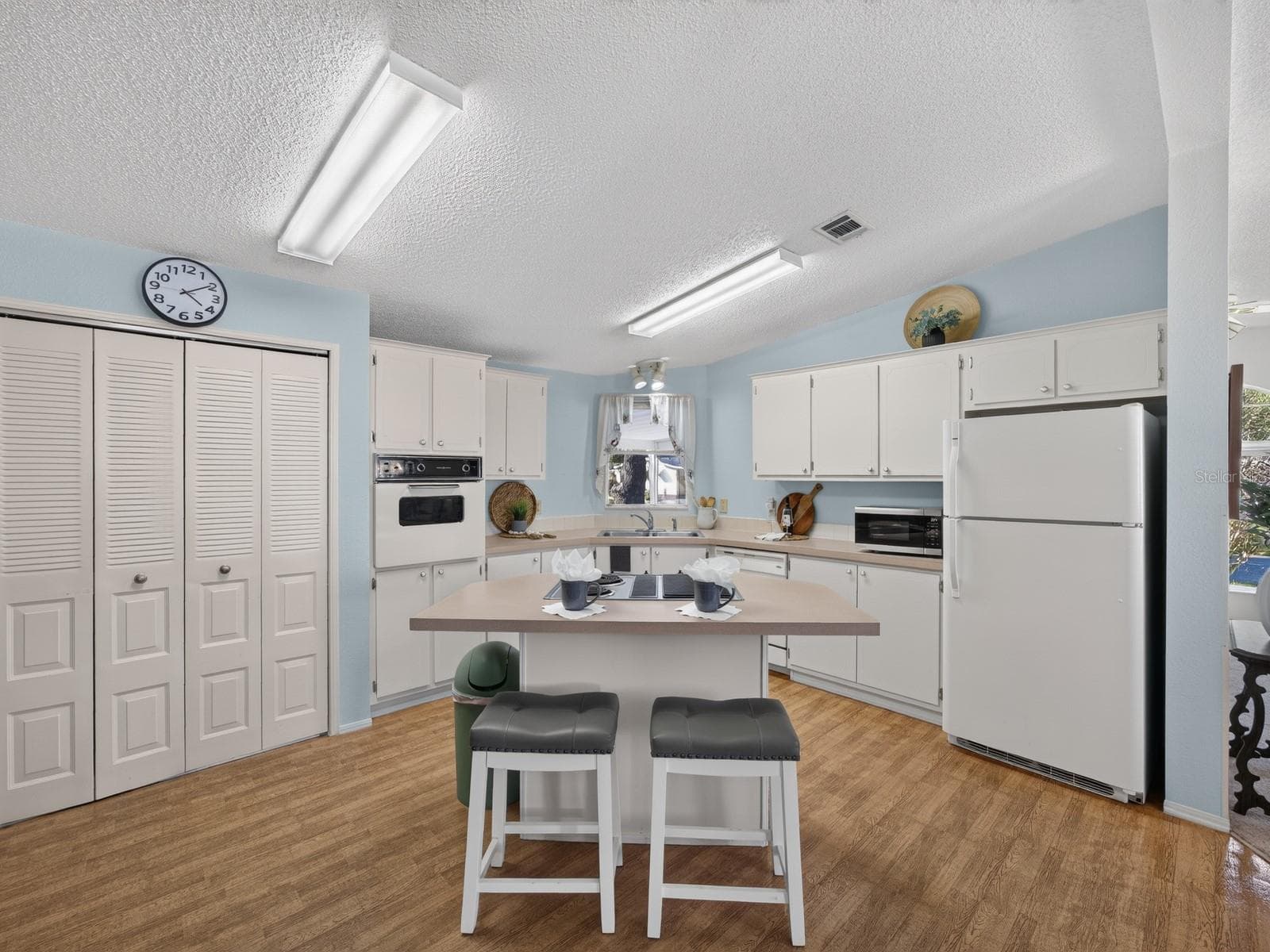 Single Family Residence at 660 RAINBOW BLVD, THE VILLAGES, photo 14 of 26