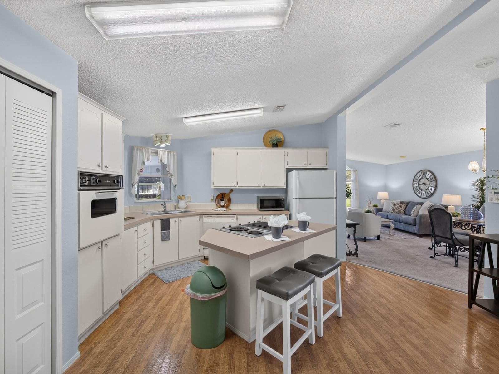 Single Family Residence at 660 RAINBOW BLVD, THE VILLAGES, photo 15 of 26