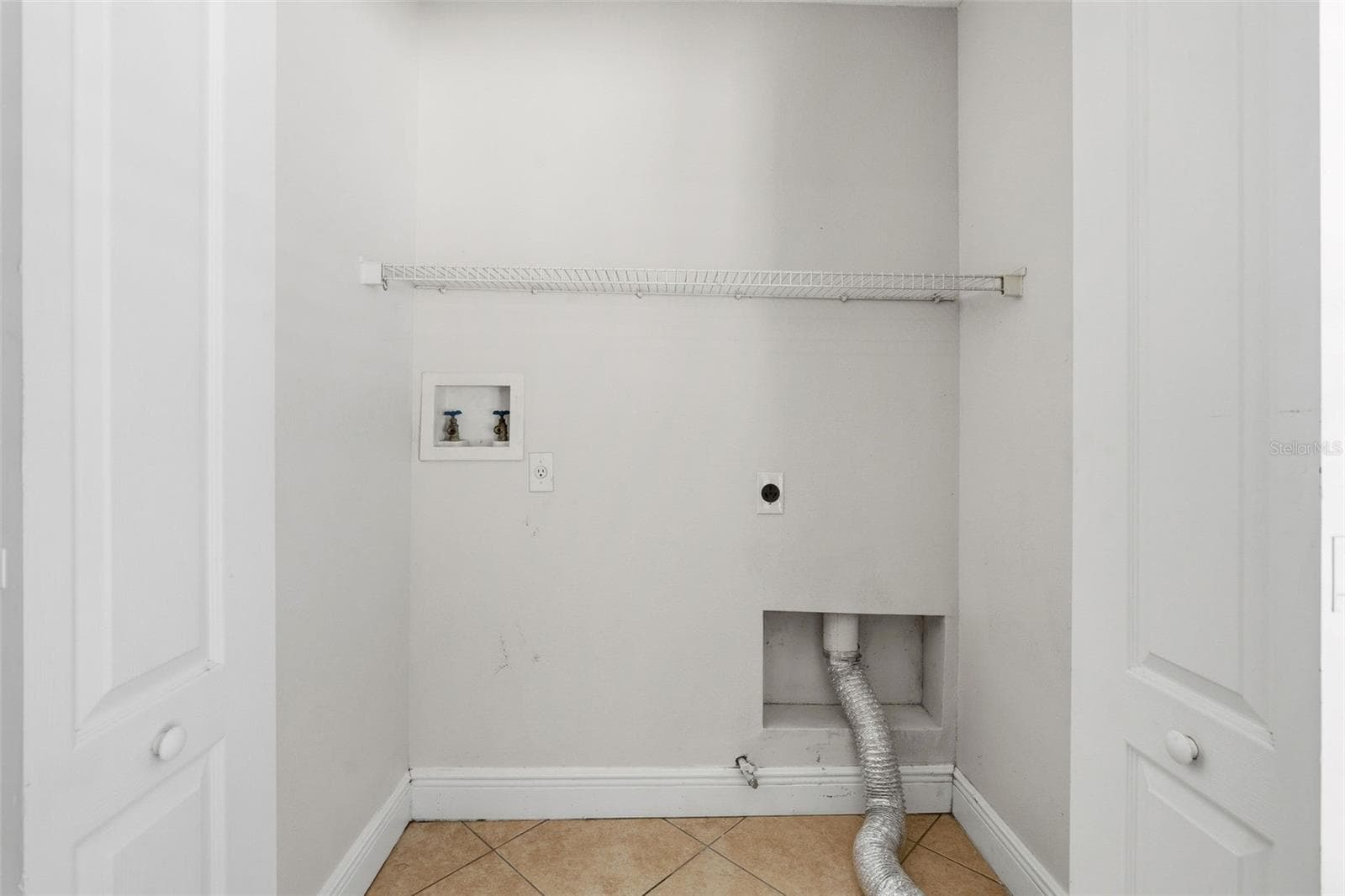 WASHER AND DRYER HOOKUP - 29002 OLD MARSH, WESLEY CHAPEL