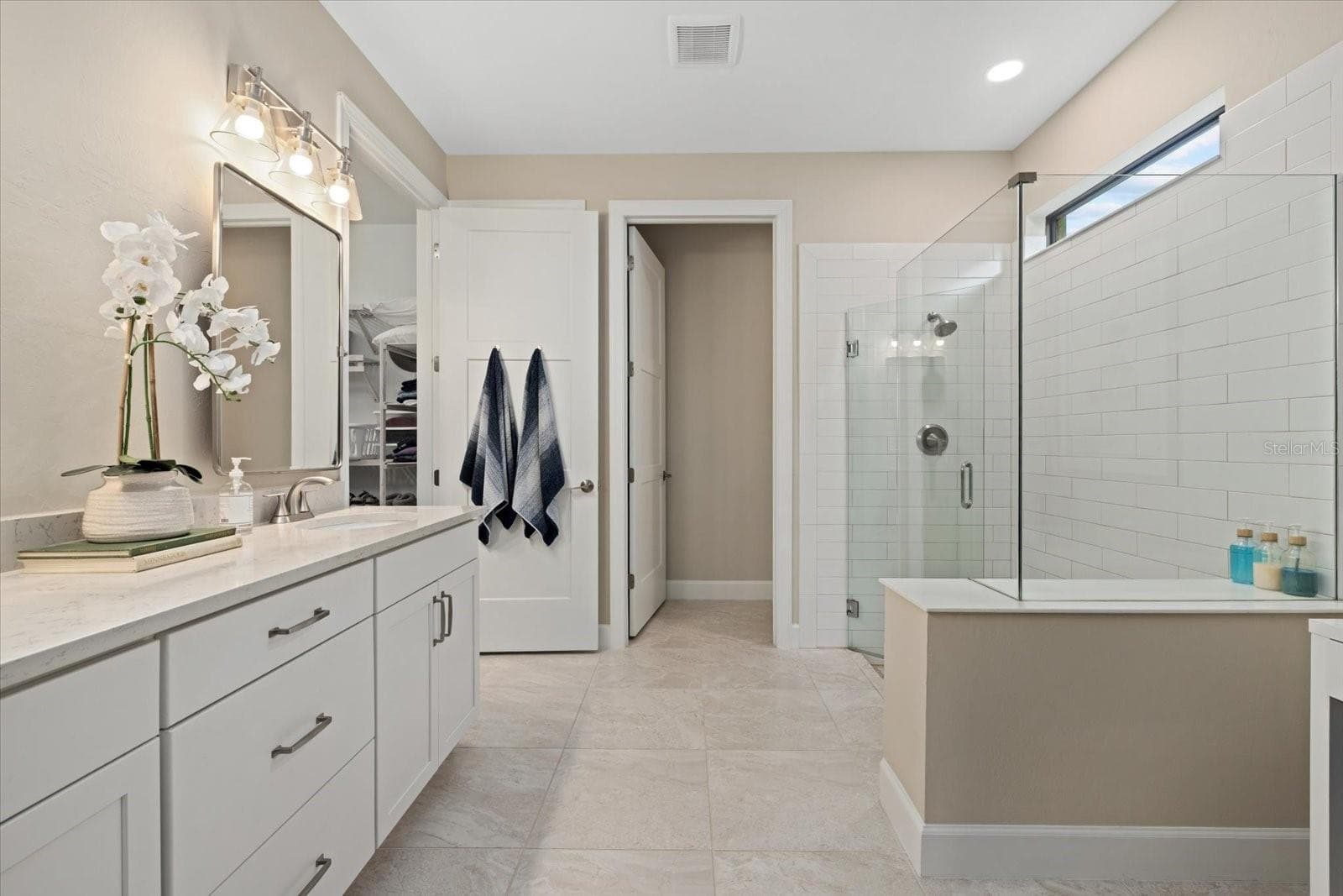 Primary en-suite - 7973 GRANDE SHORES DR, SARASOTA
