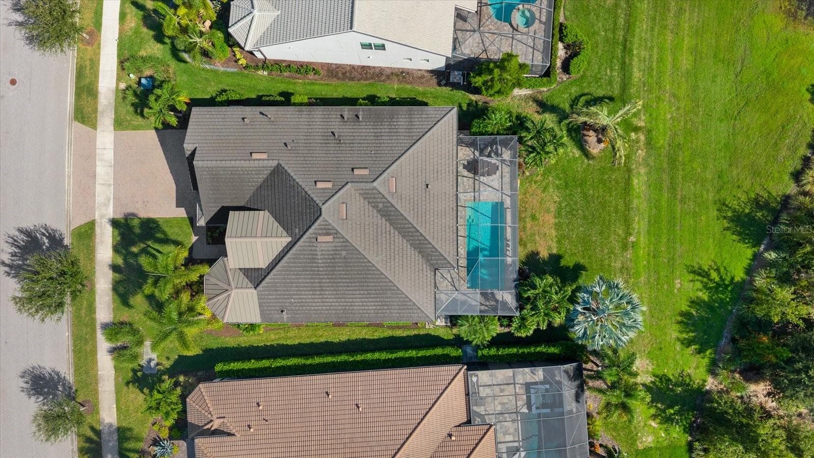 Single Family Residence at 7973 GRANDE SHORES DR, SARASOTA, photo 37 of 46
