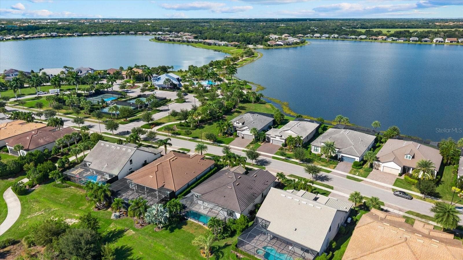 Single Family Residence at 7973 GRANDE SHORES DR, SARASOTA, photo 38 of 46