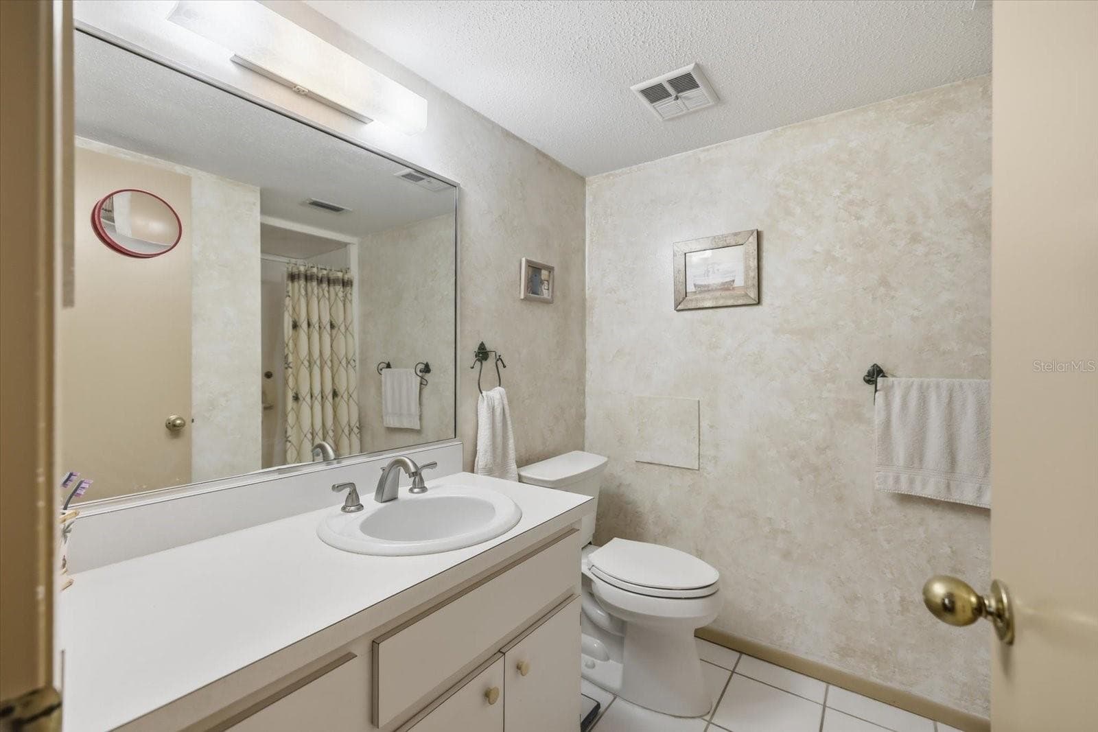 Guest Bathroom - 1555 TARPON CENTER DR #116, VENICE