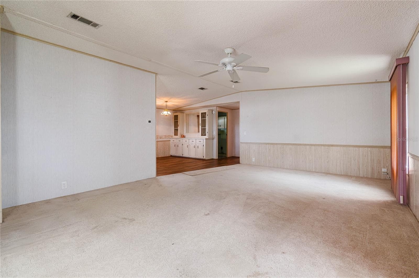 Manufactured Home at 1725 QUAIL HILL DR, LAKELAND, photo 6 of 26